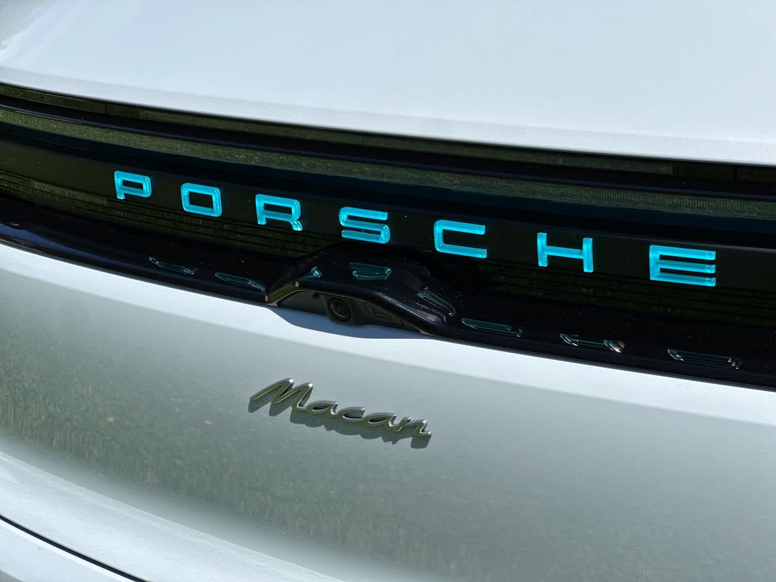 Thumbnail: 2026 Porsche Macan - 33