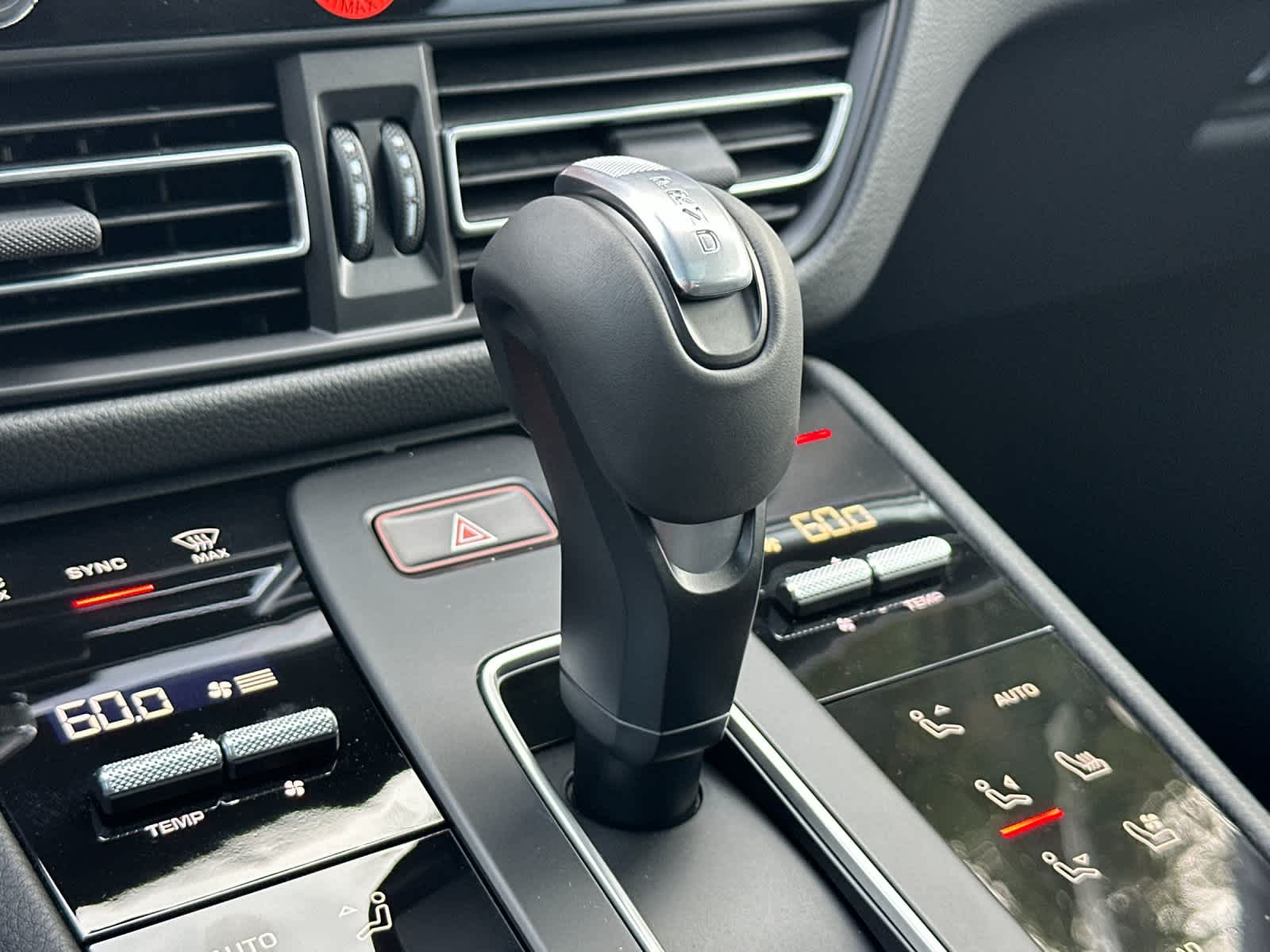 Thumbnail: 2026 Porsche Macan - 25