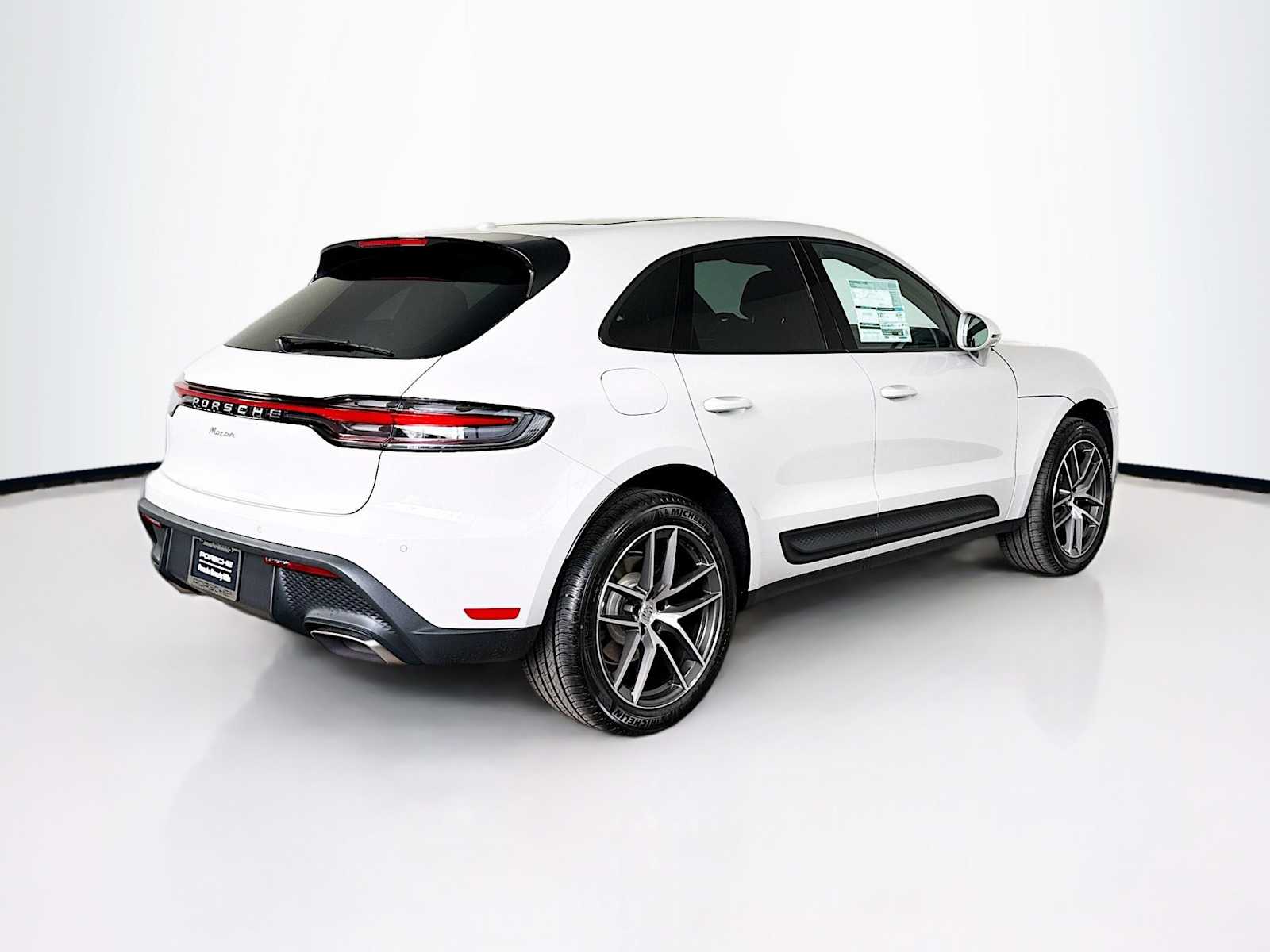 Thumbnail: 2026 Porsche Macan - 9