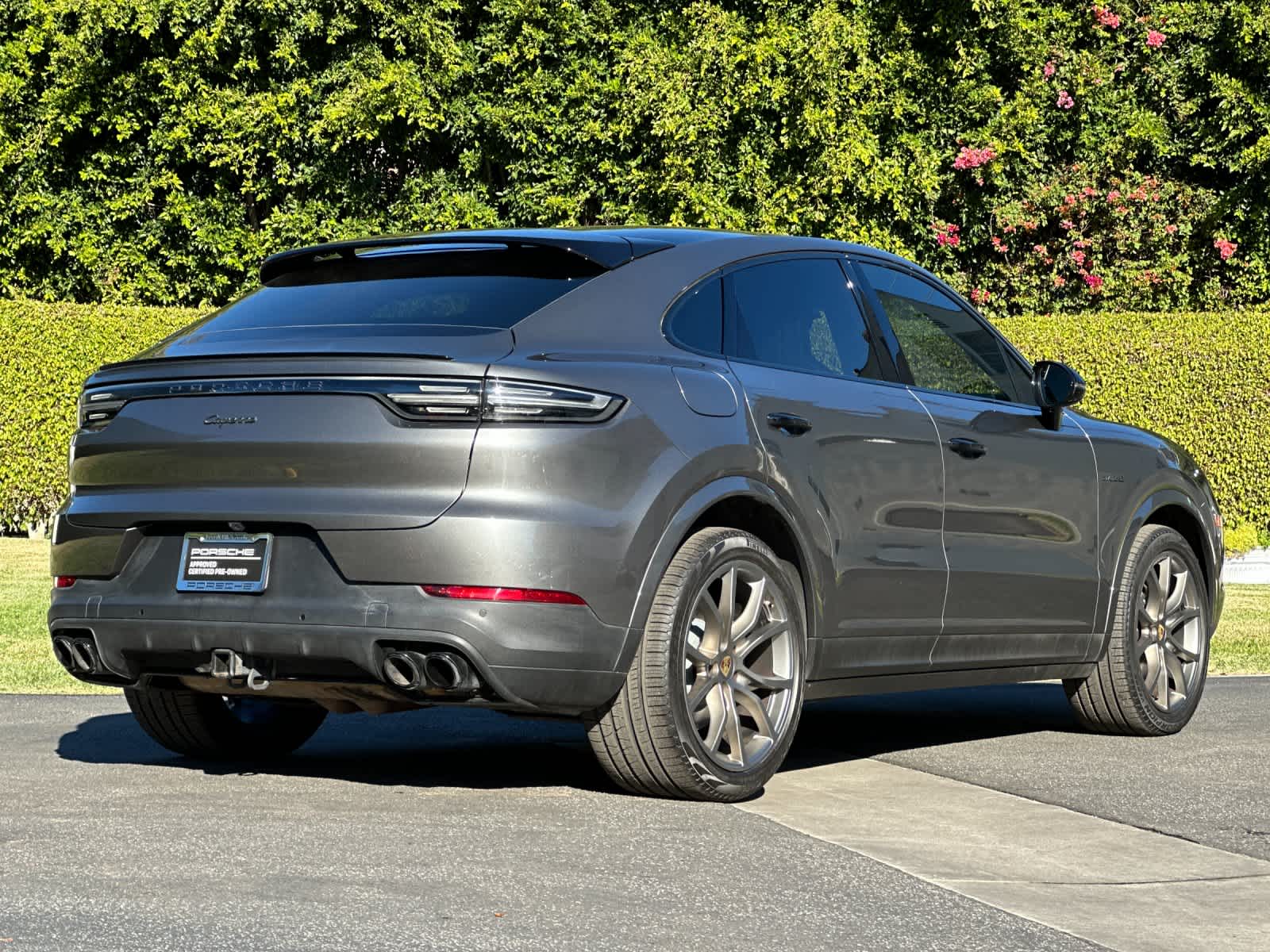 Thumbnail: 2022 Porsche Cayenne - 16