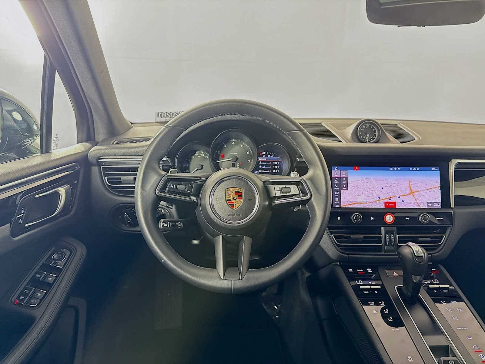 Thumbnail: 2025 Porsche Macan - 19