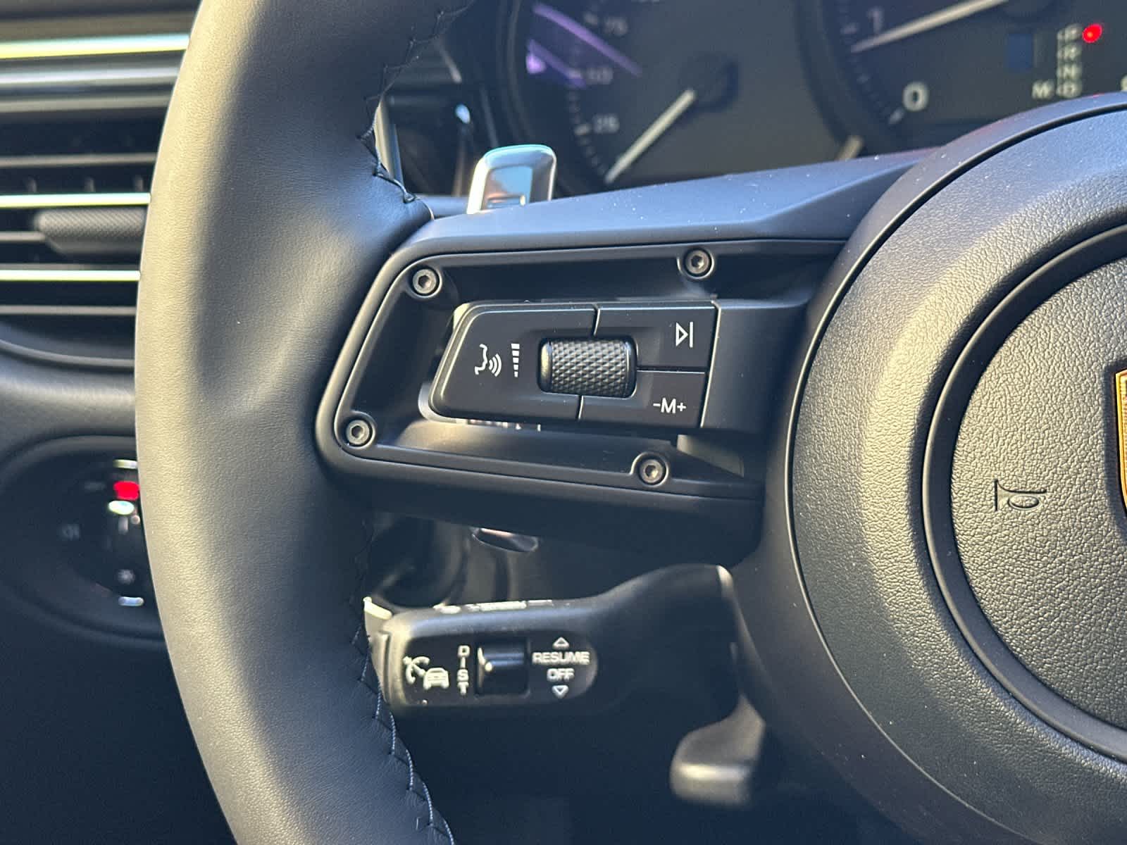 Thumbnail: 2026 Porsche Macan - 26