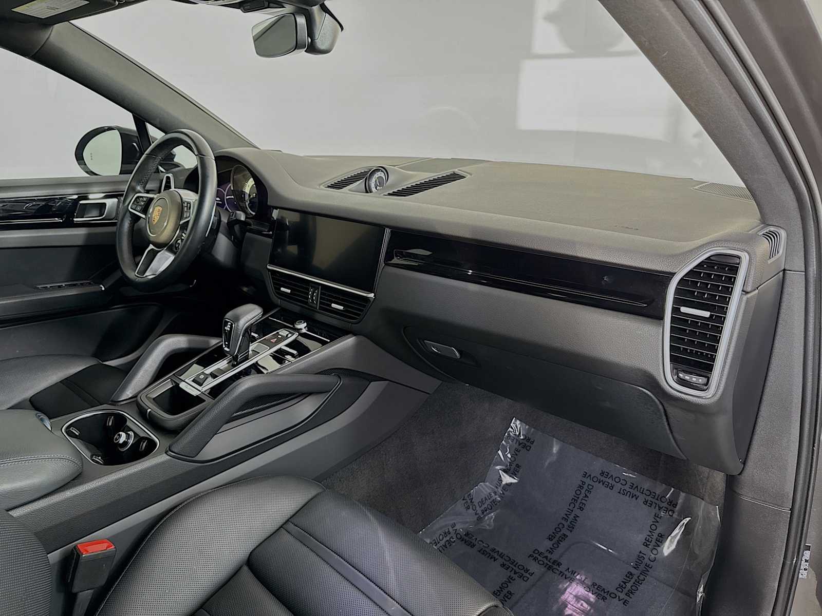 Thumbnail: 2022 Porsche Cayenne - 45