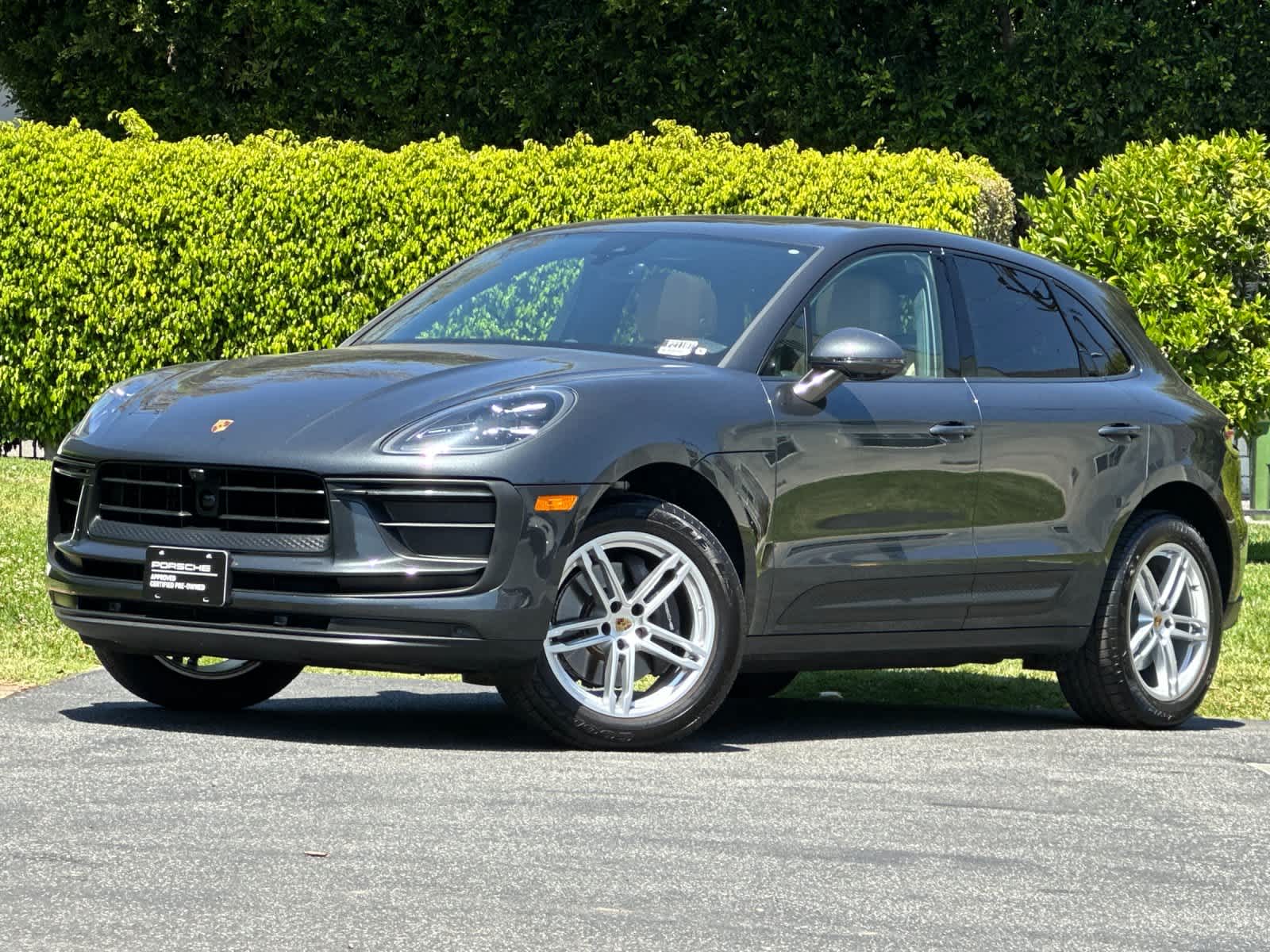 Thumbnail: 2025 Porsche Macan - 1