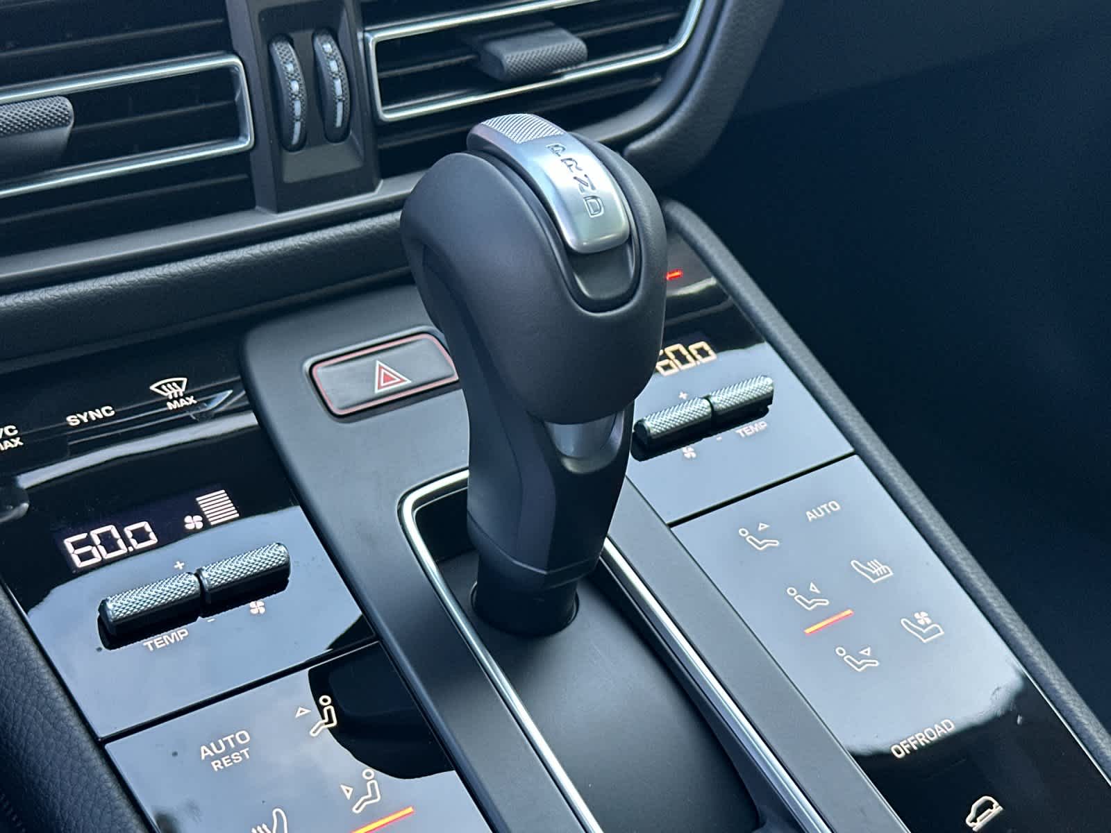 Thumbnail: 2026 Porsche Macan - 25