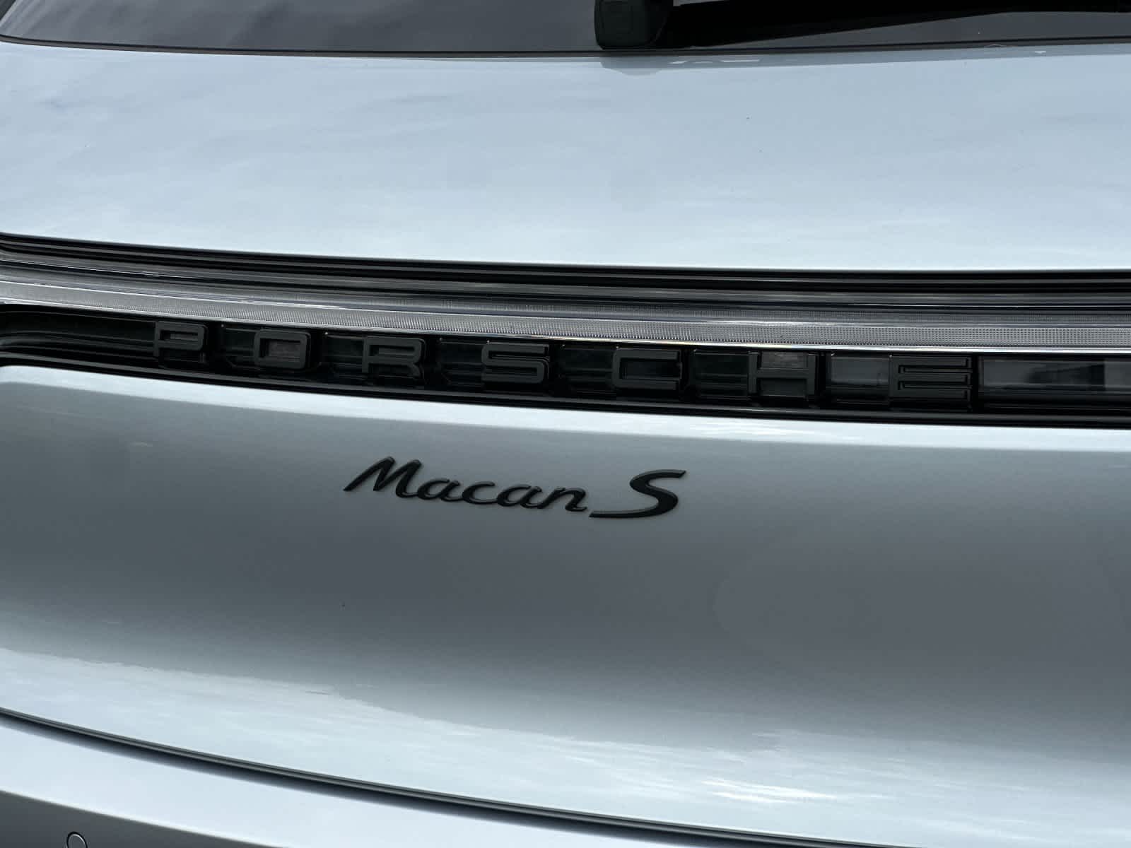 Thumbnail: 2023 Porsche Macan - 32