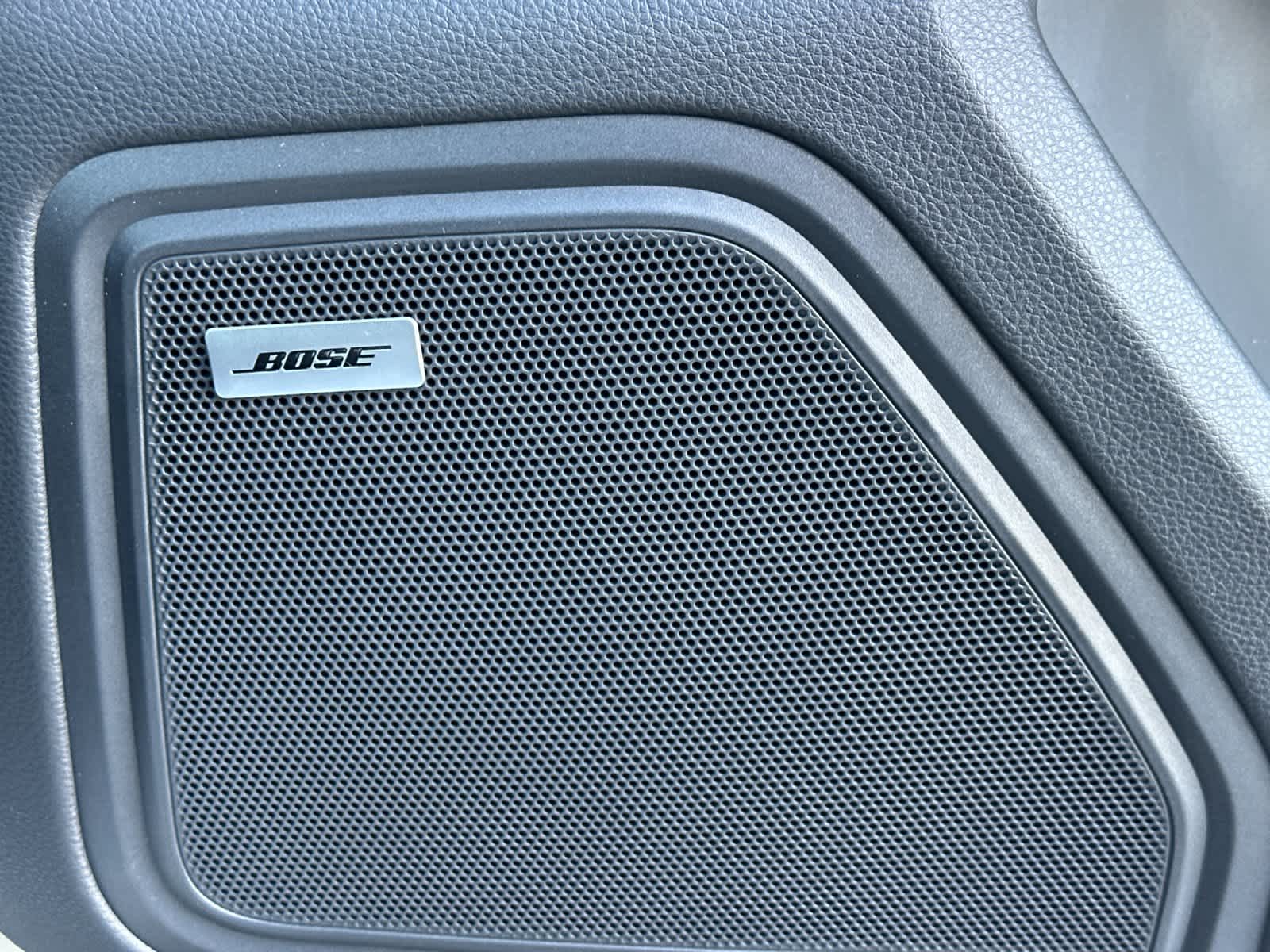 Thumbnail: 2026 Porsche Macan - 20