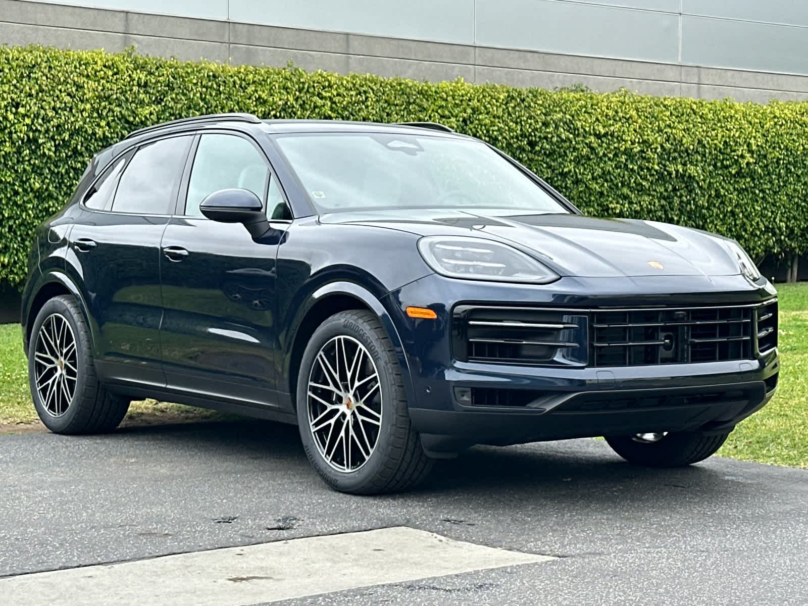 Thumbnail: 2026 Porsche Cayenne - 10