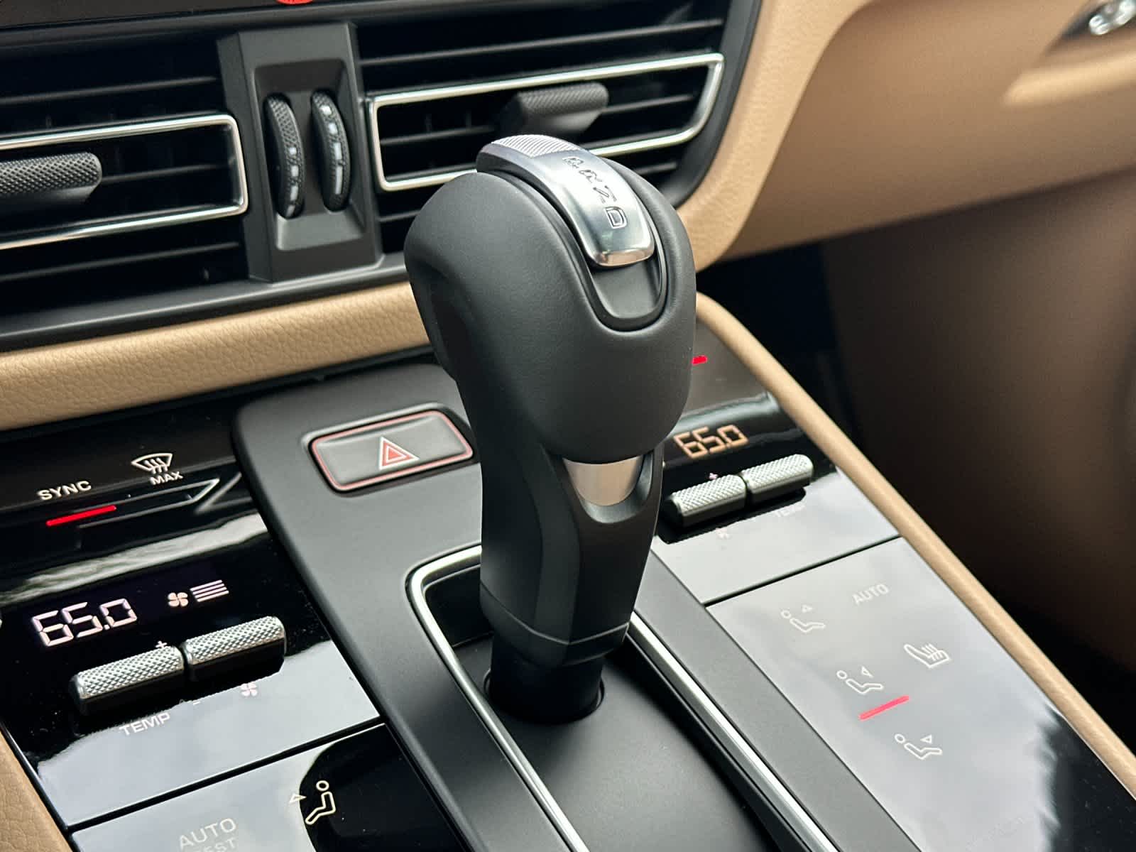 Thumbnail: 2026 Porsche Macan - 25
