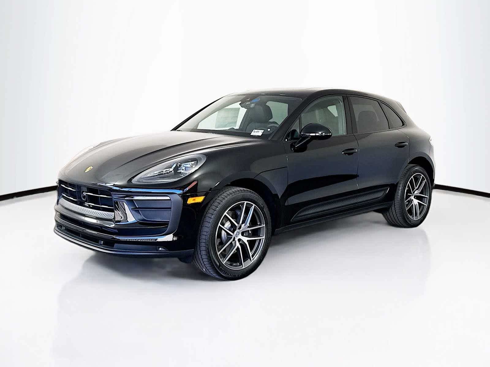 Thumbnail: 2026 Porsche Macan - 1