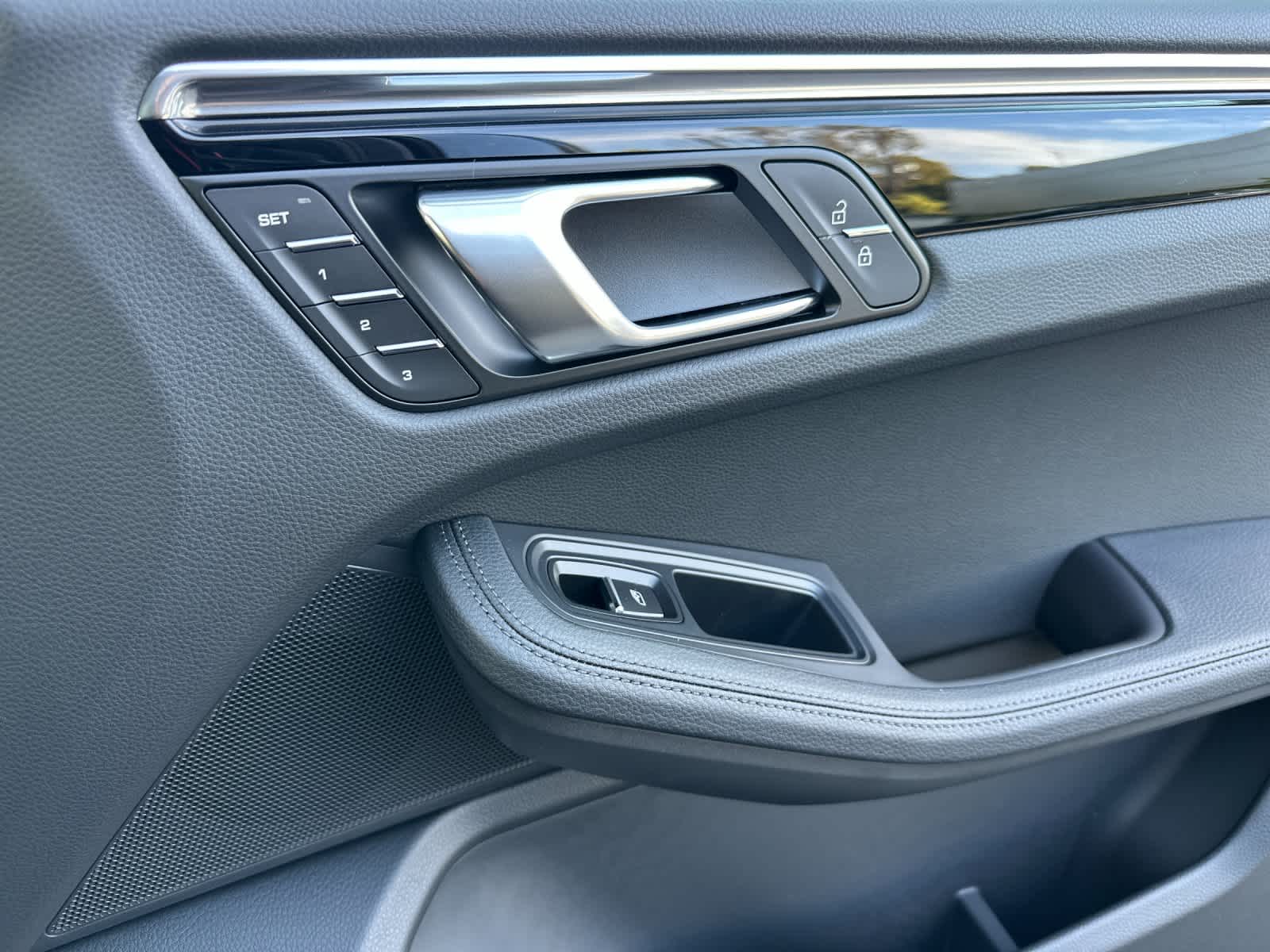 Thumbnail: 2026 Porsche Macan - 19