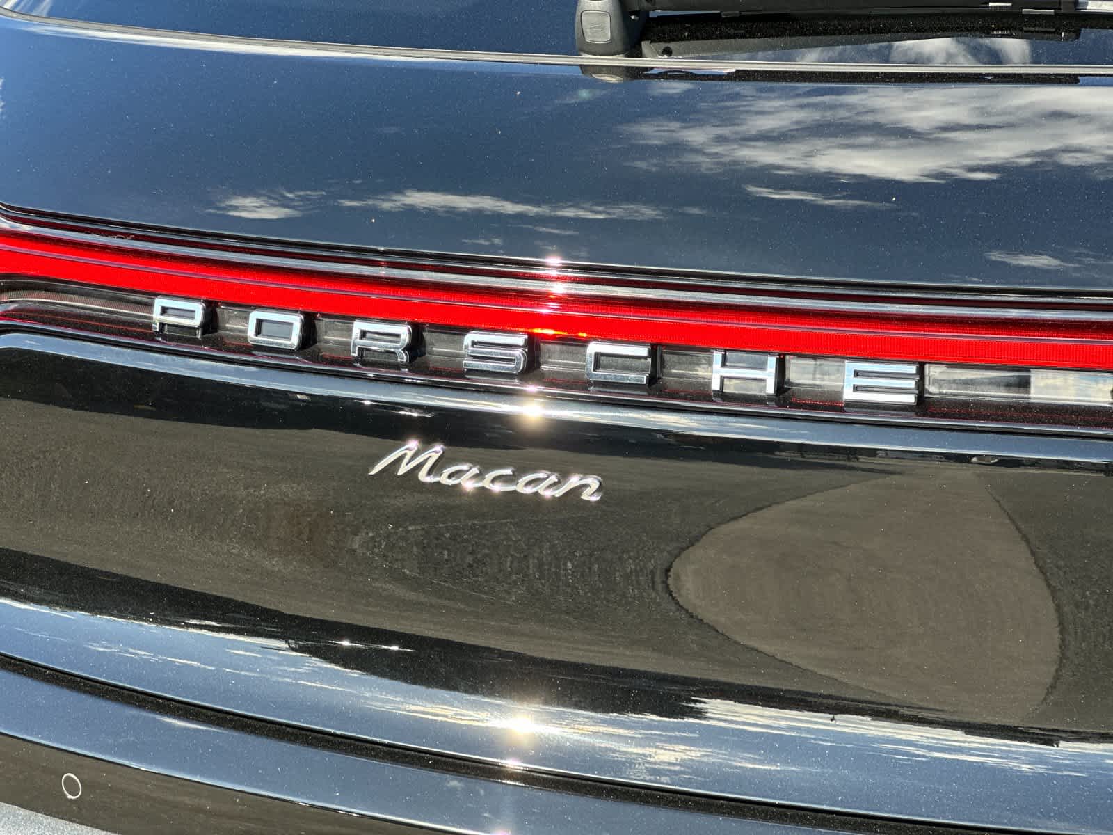 Thumbnail: 2025 Porsche Macan - 31