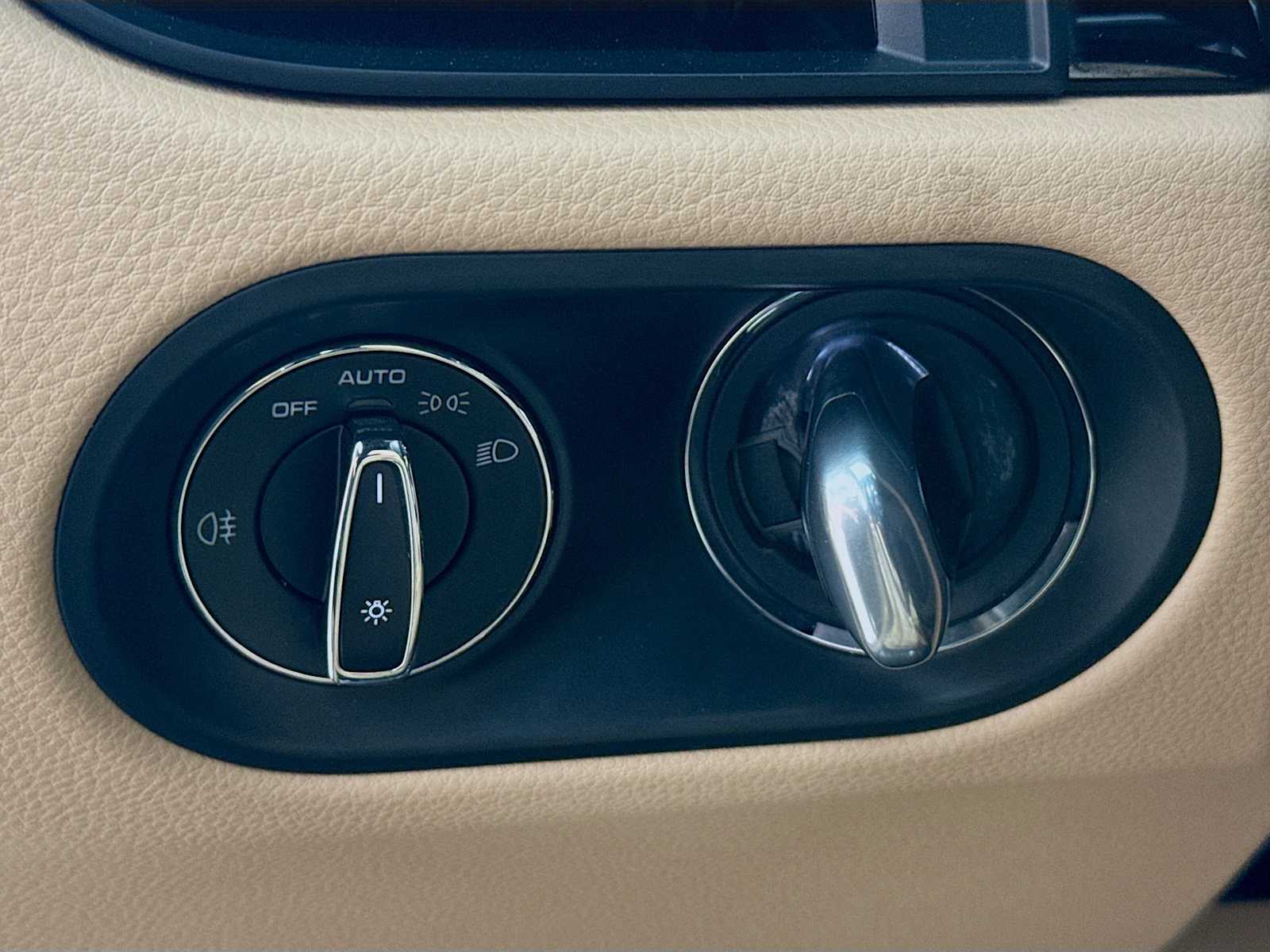 Thumbnail: 2022 Porsche Macan - 11