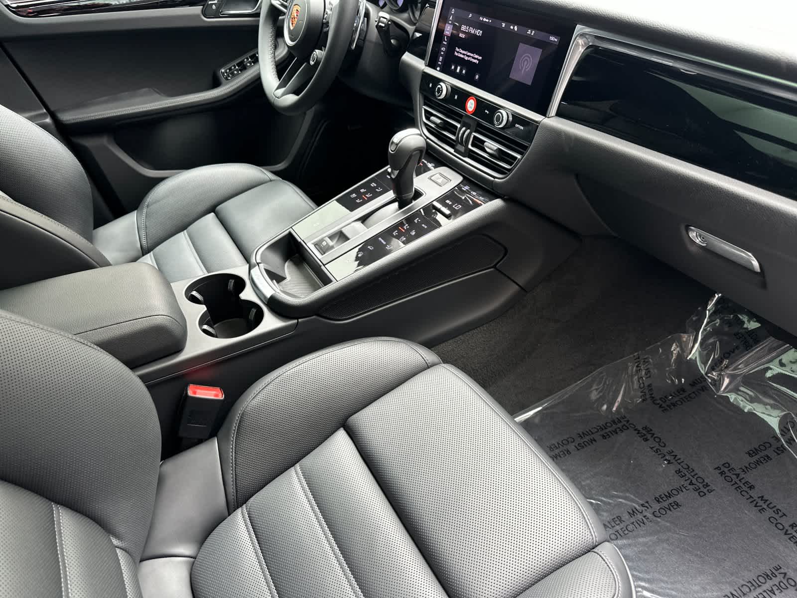 Thumbnail: 2026 Porsche Macan - 17
