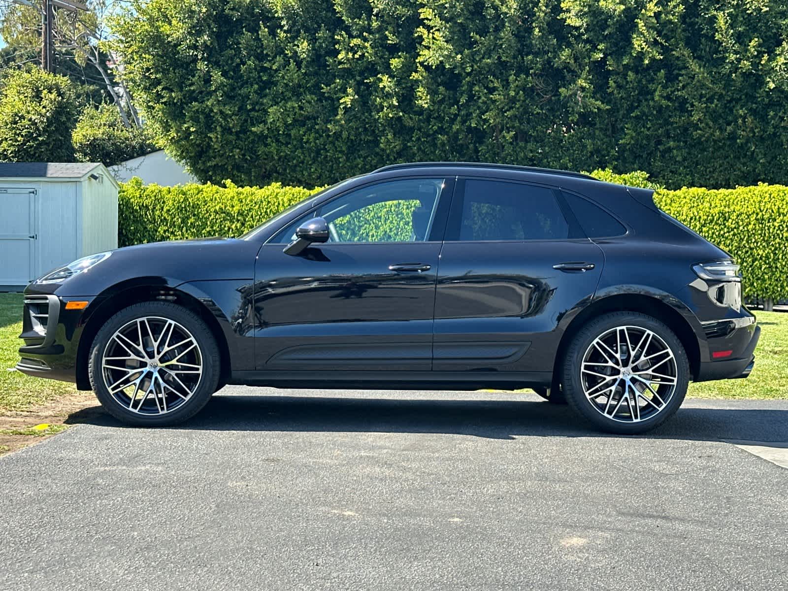 Thumbnail: 2026 Porsche Macan - 2