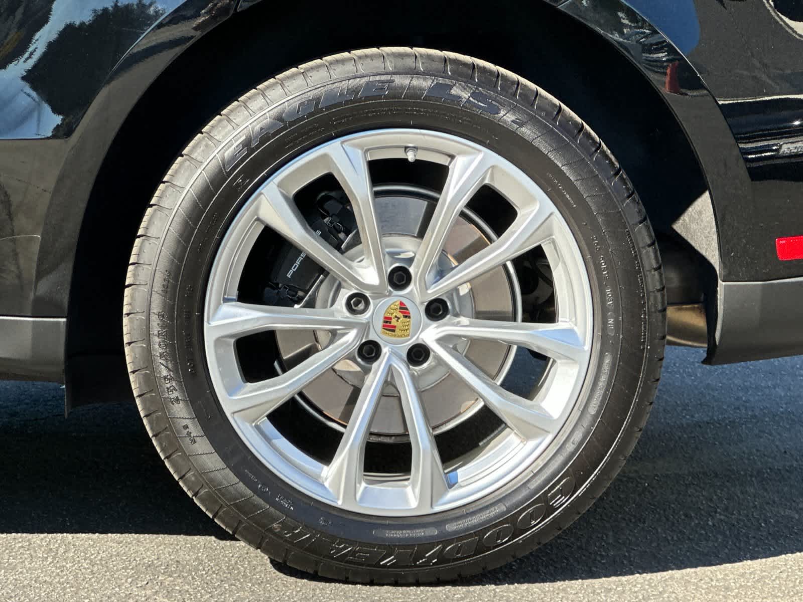 Thumbnail: 2025 Porsche Macan - 30