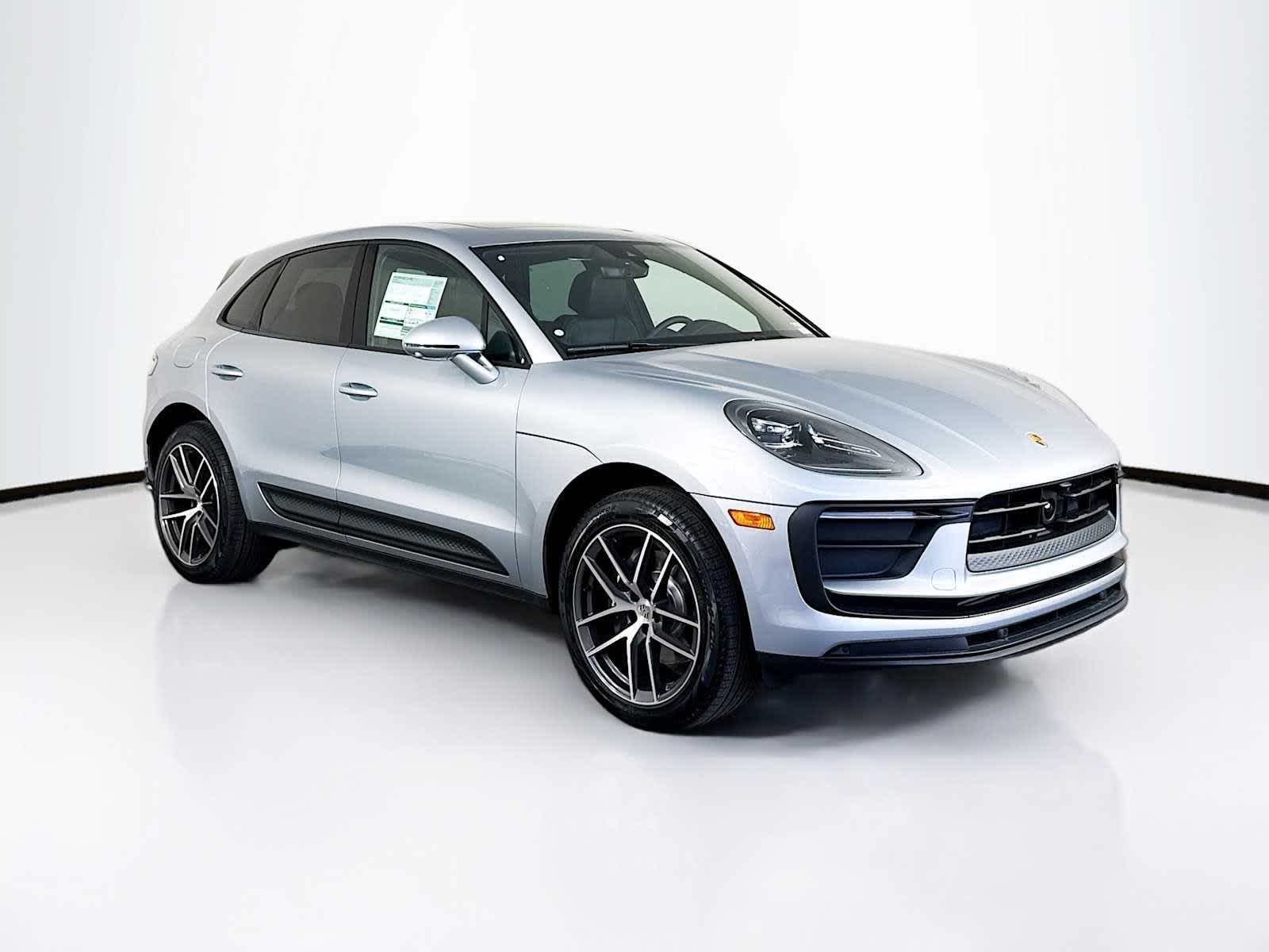 Thumbnail: 2026 Porsche Macan - 7