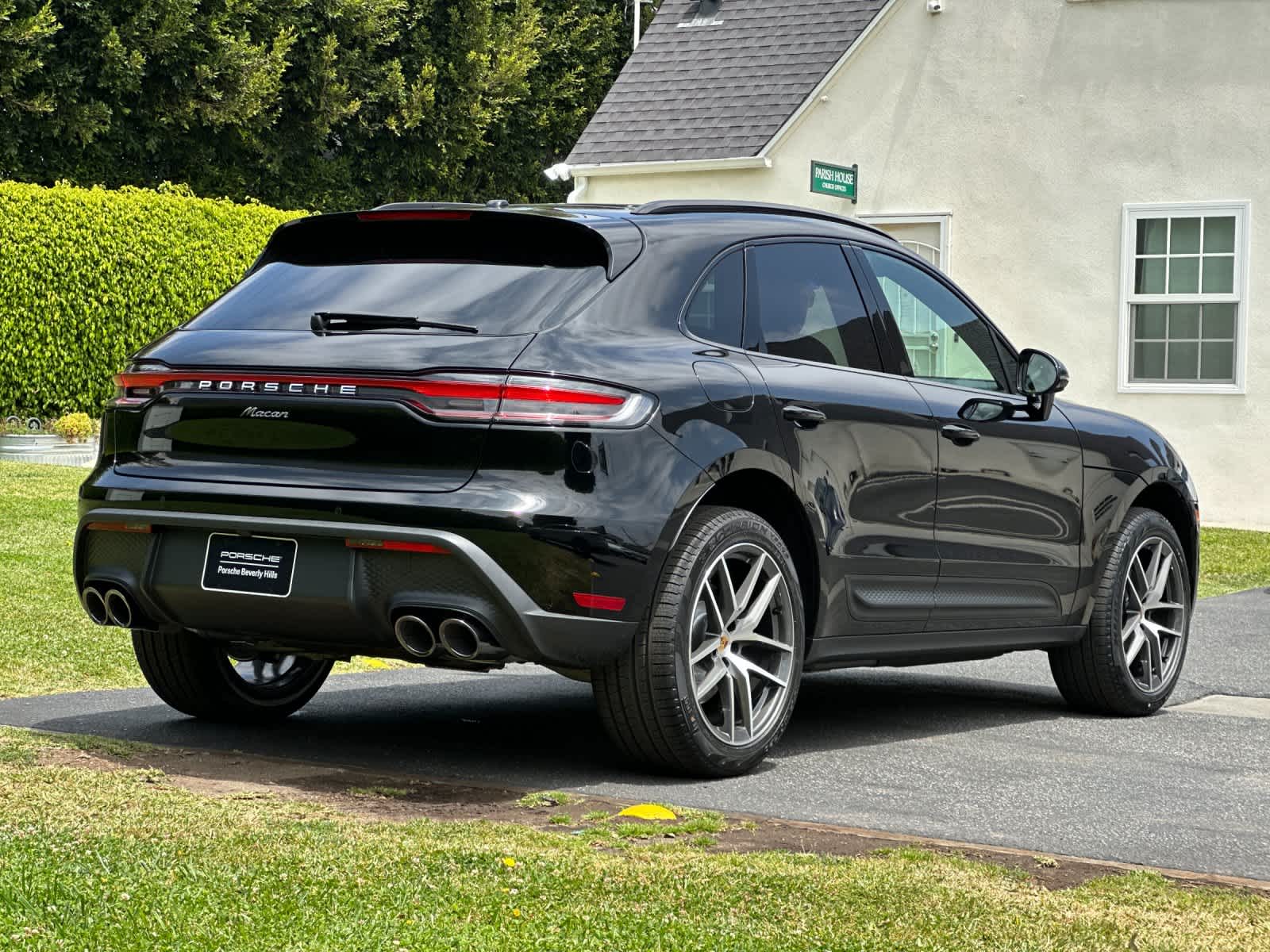 Thumbnail: 2026 Porsche Macan - 8