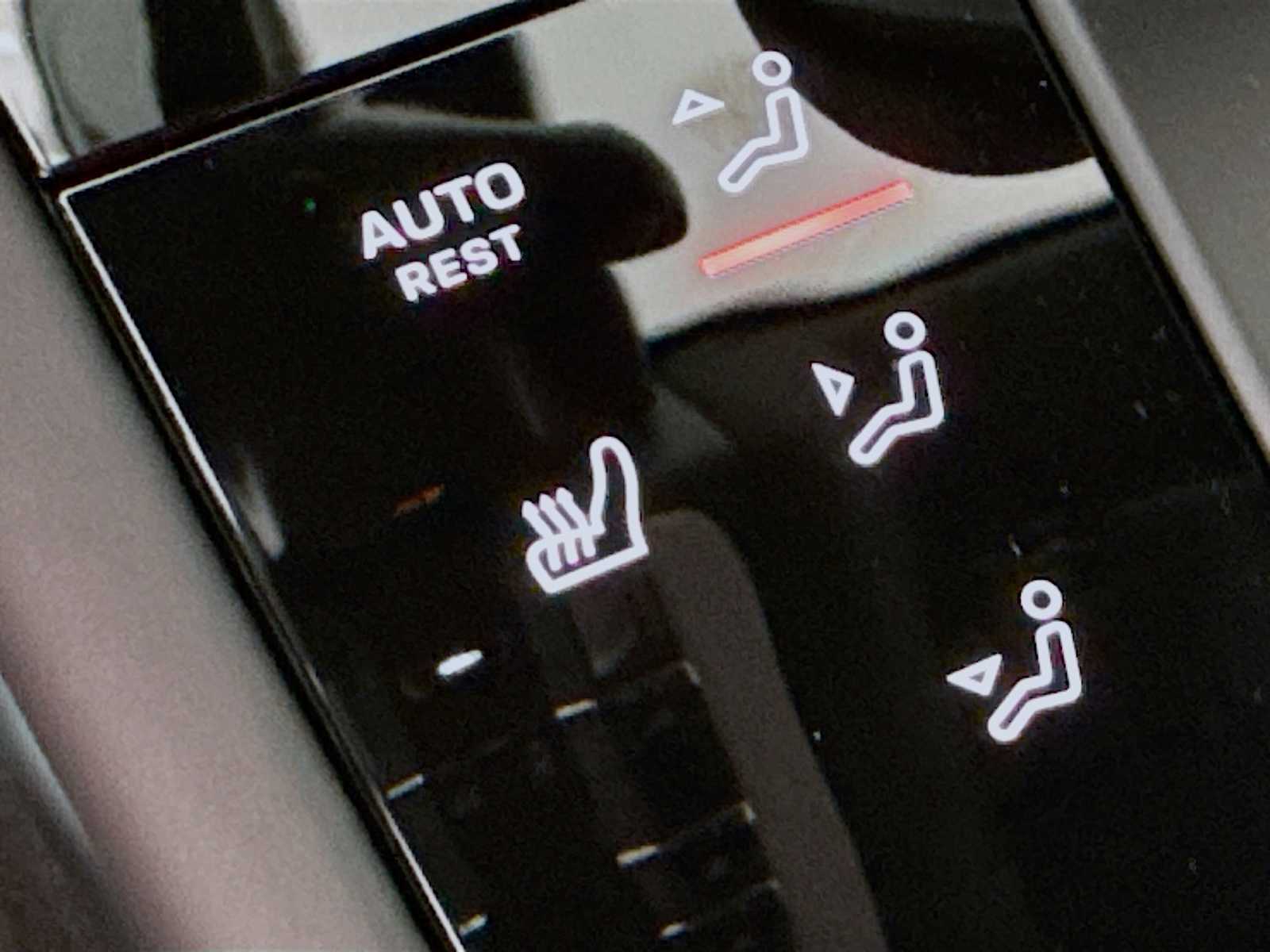 Thumbnail: 2025 Porsche Macan - 16