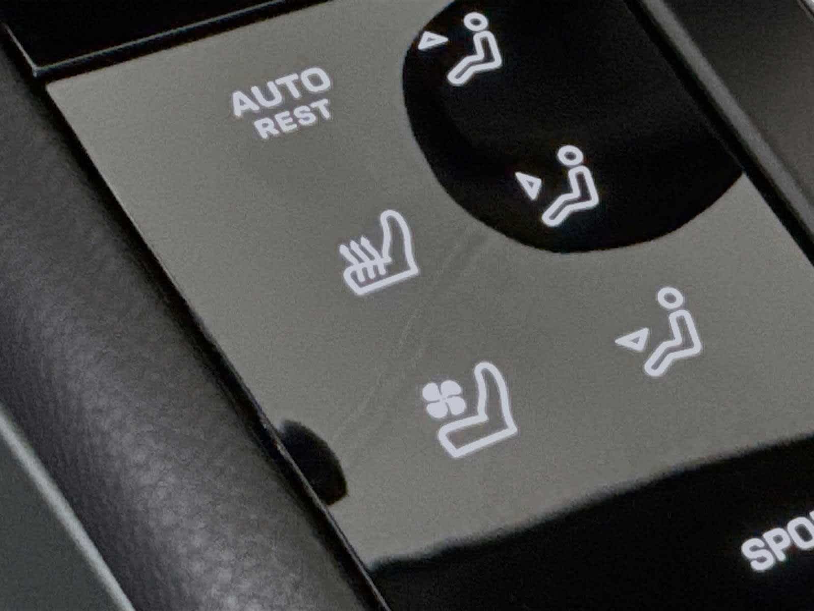 Thumbnail: 2026 Porsche Macan - 16