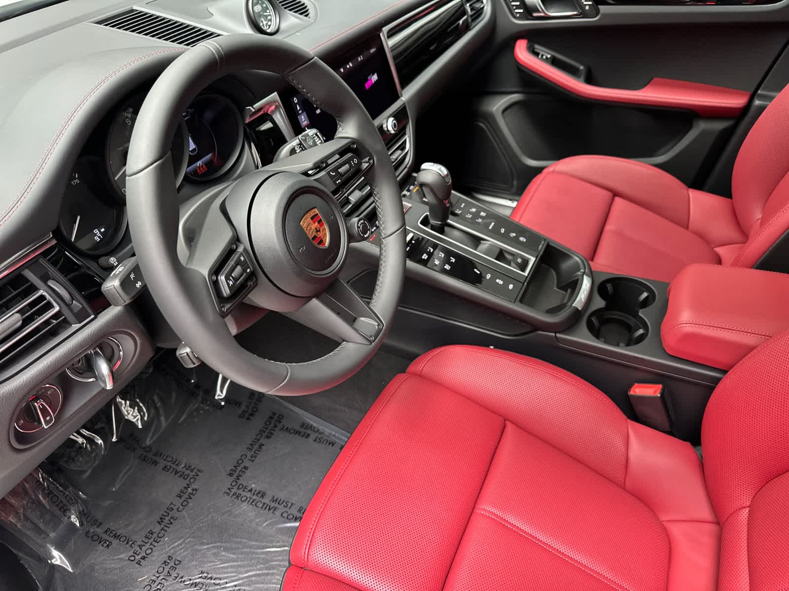 Thumbnail: 2026 Porsche Macan - 4