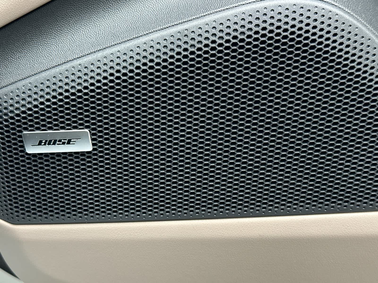 Thumbnail: 2026 Porsche Macan - 20