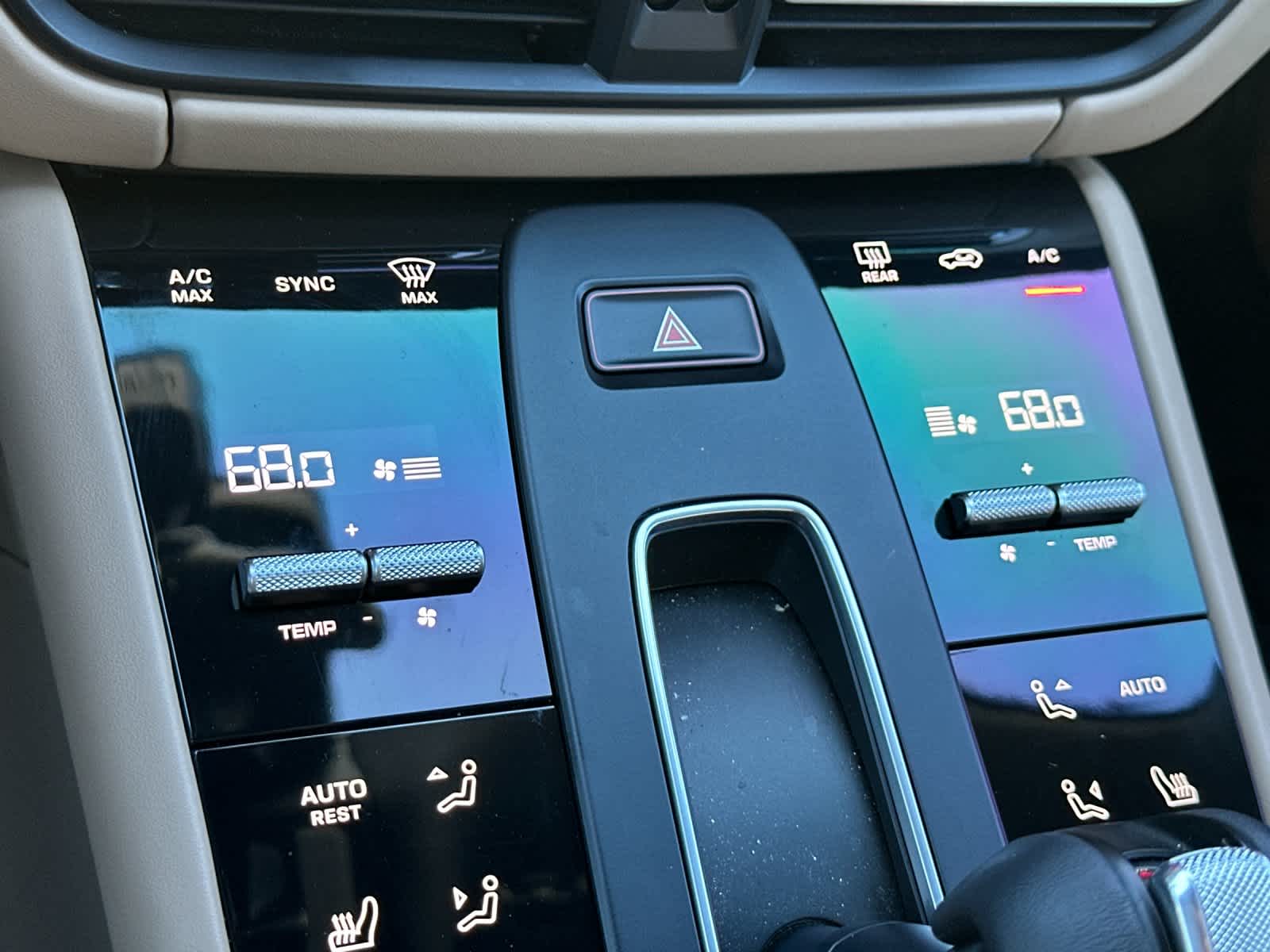 Thumbnail: 2023 Porsche Macan - 23