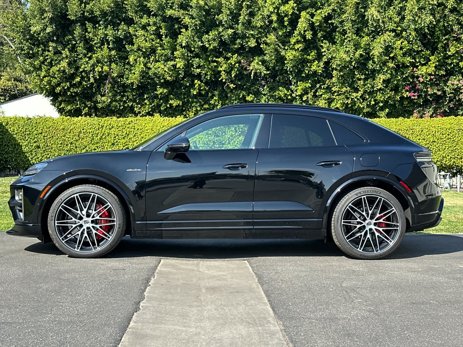 Thumbnail: 2025 Porsche Macan - 2