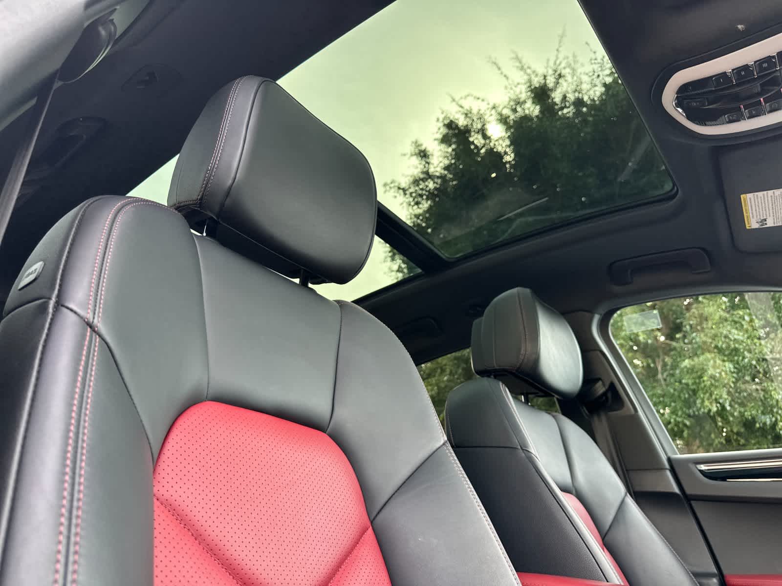 Thumbnail: 2025 Porsche Macan - 18