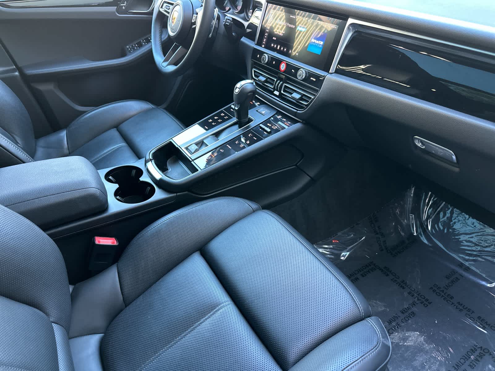 Thumbnail: 2025 Porsche Macan - 17