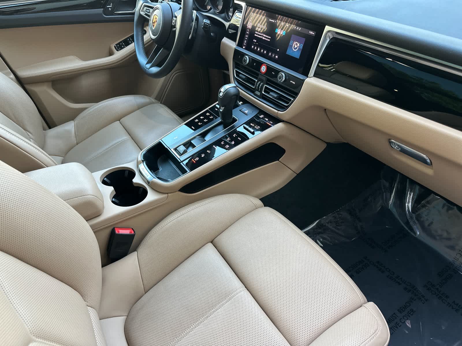 Thumbnail: 2025 Porsche Macan - 17