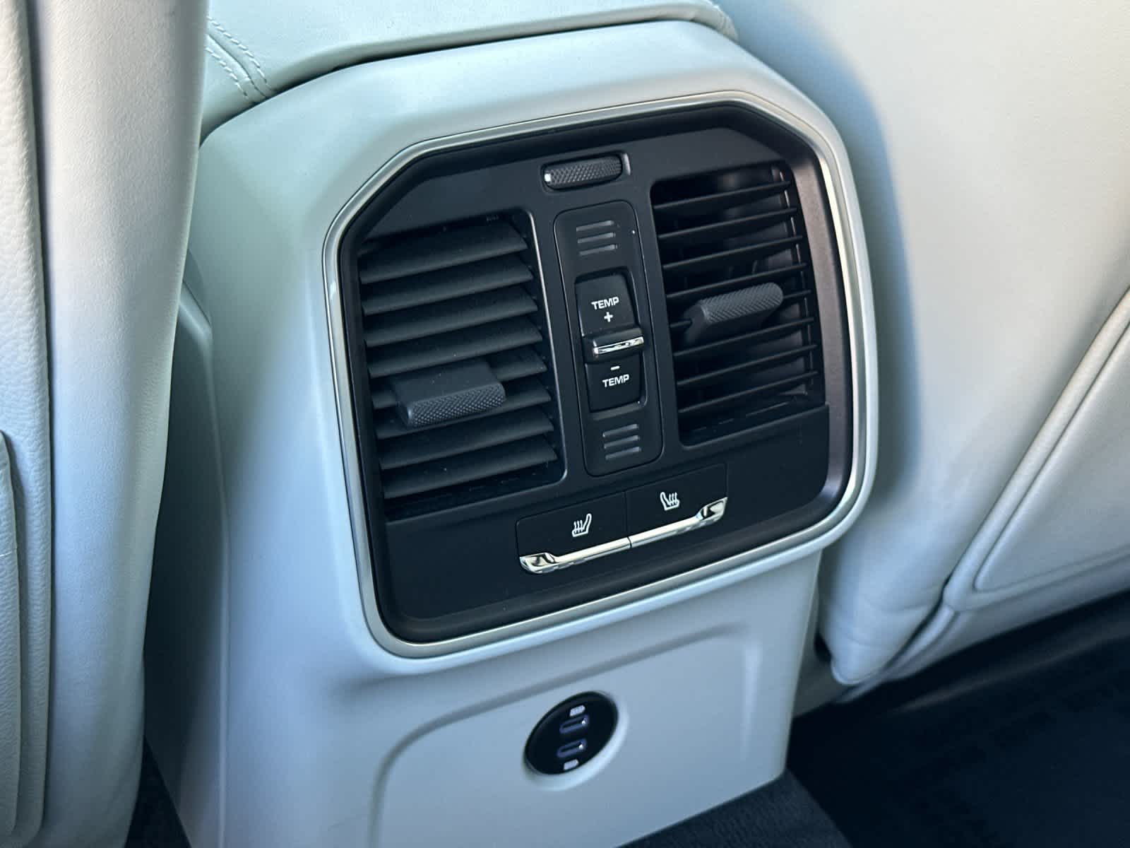 Thumbnail: 2025 Porsche Macan - 14