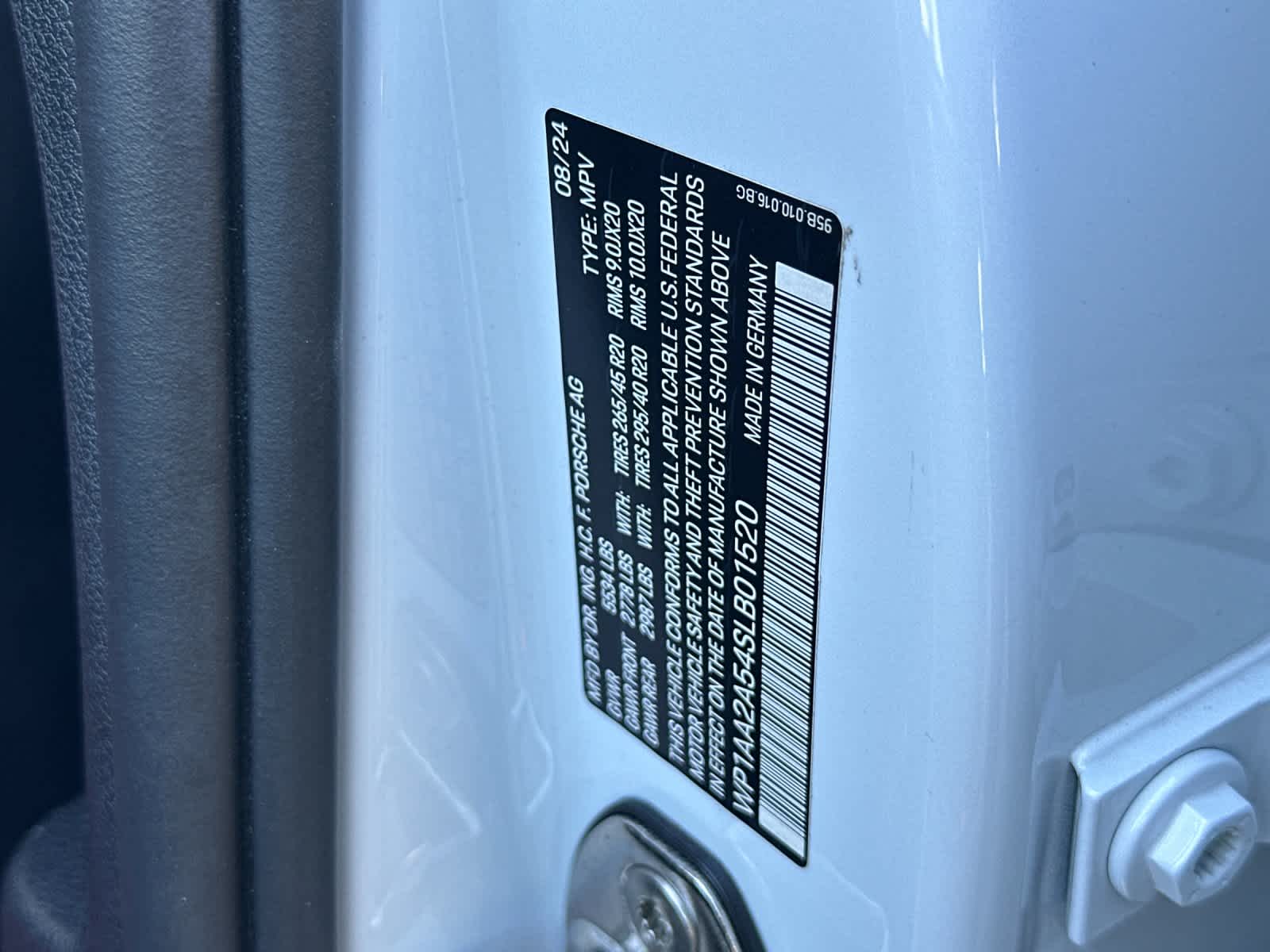 Thumbnail: 2025 Porsche Macan - 34