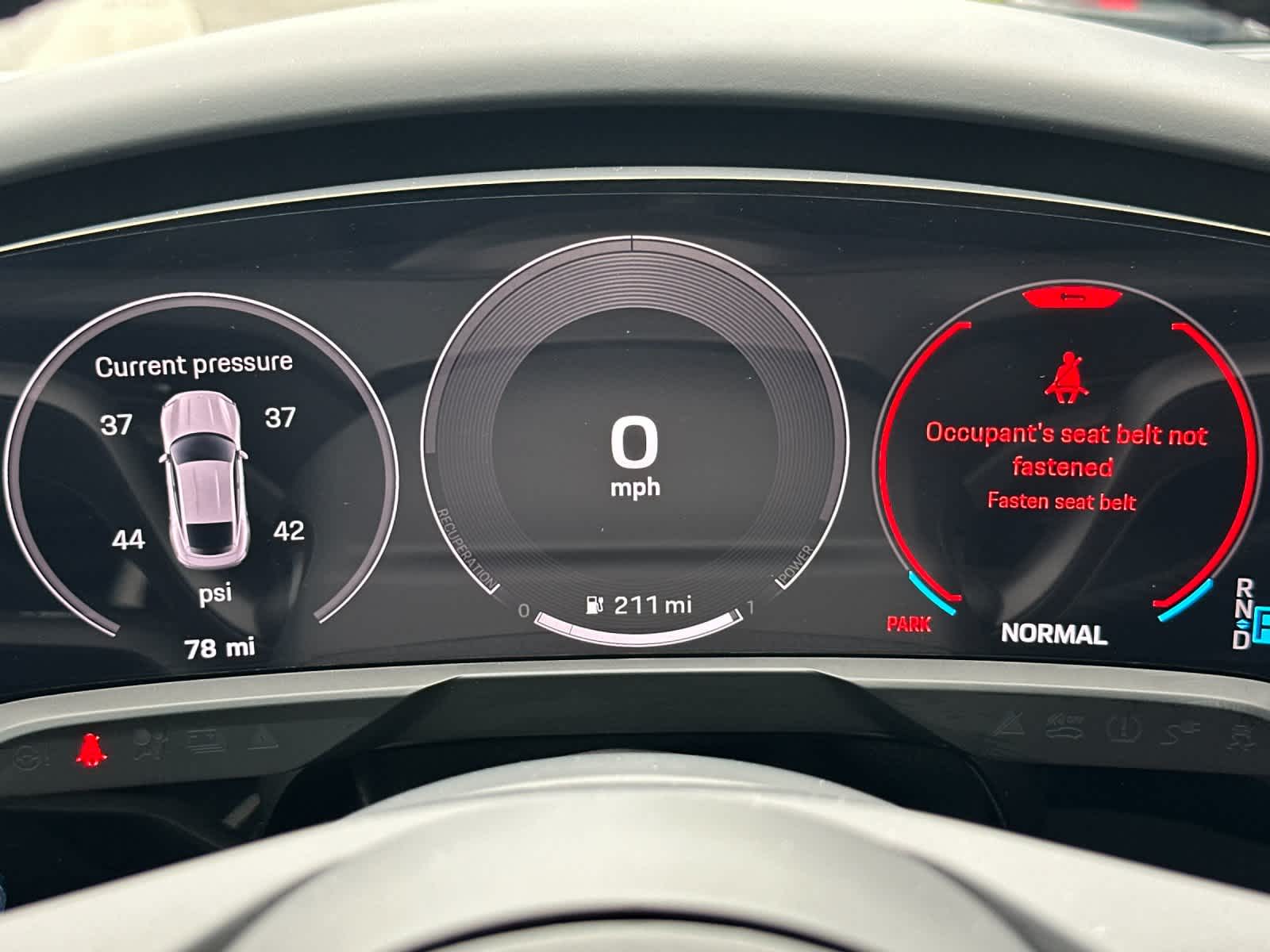 Thumbnail: 2025 Porsche Taycan - 29