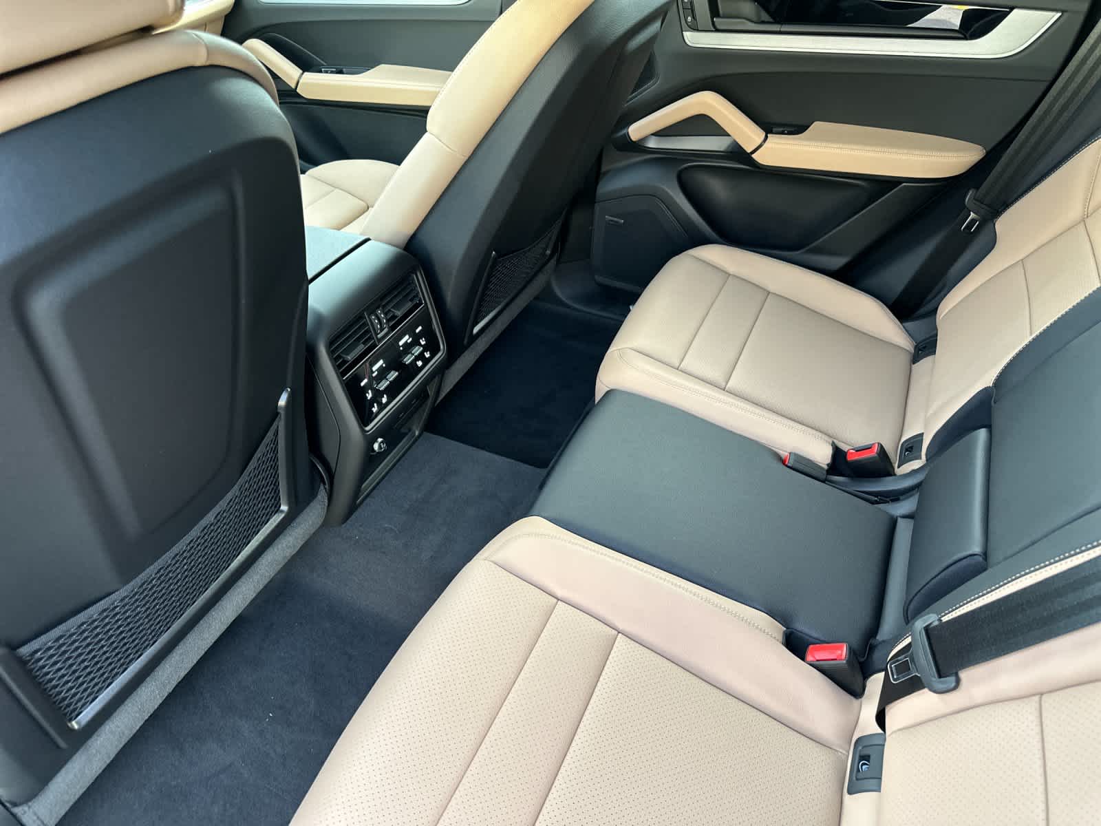 Thumbnail: 2026 Porsche Cayenne - 13