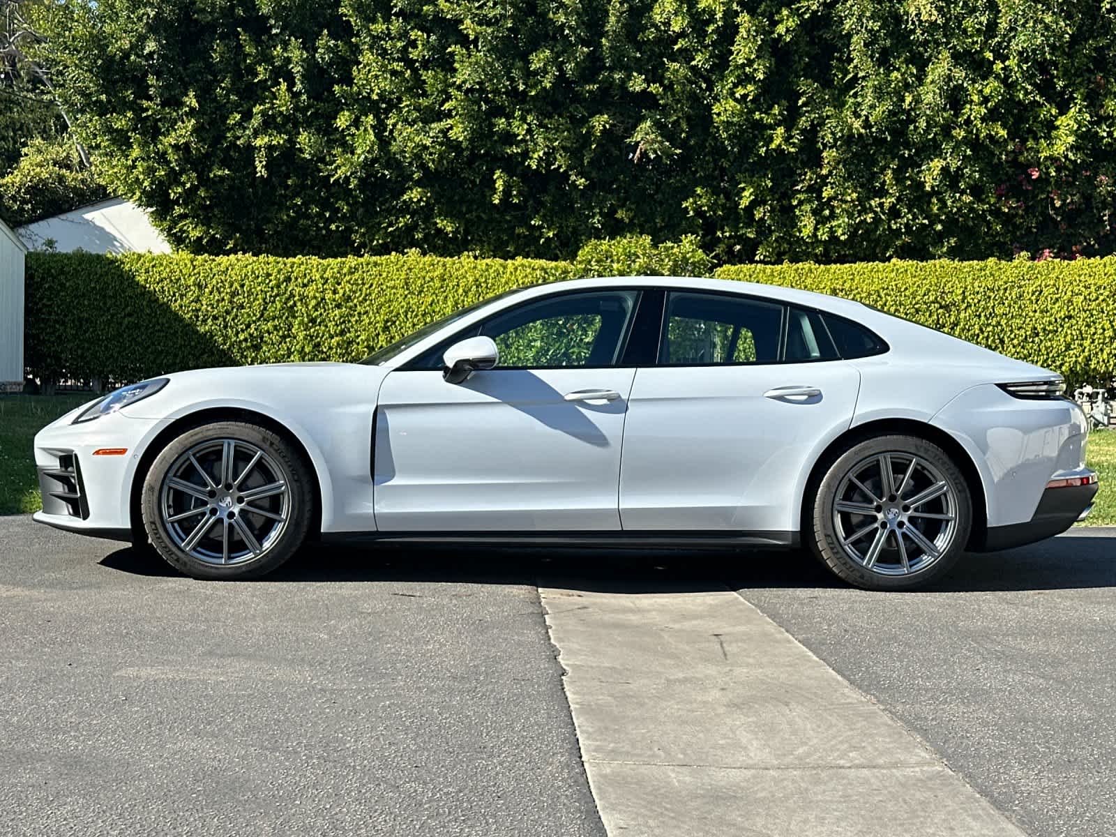 Thumbnail: 2026 Porsche Panamera - 2