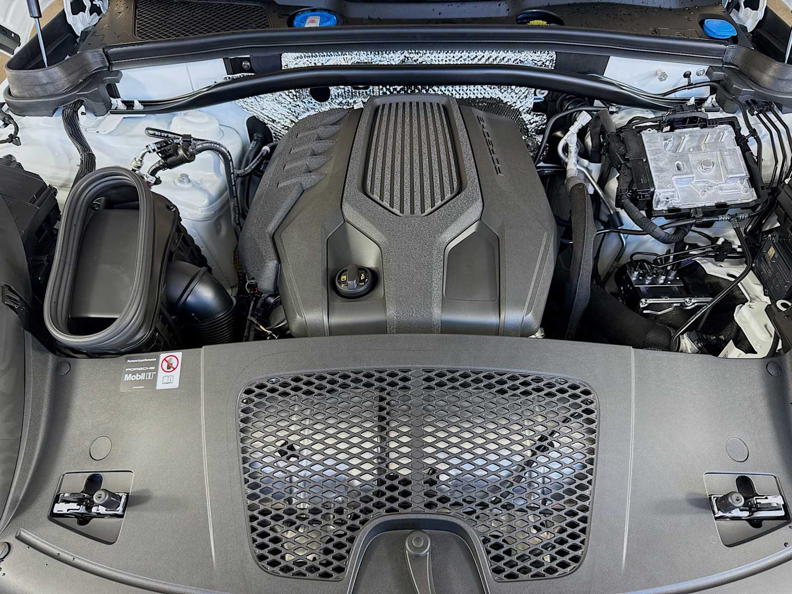 Thumbnail: 2026 Porsche Macan - 23