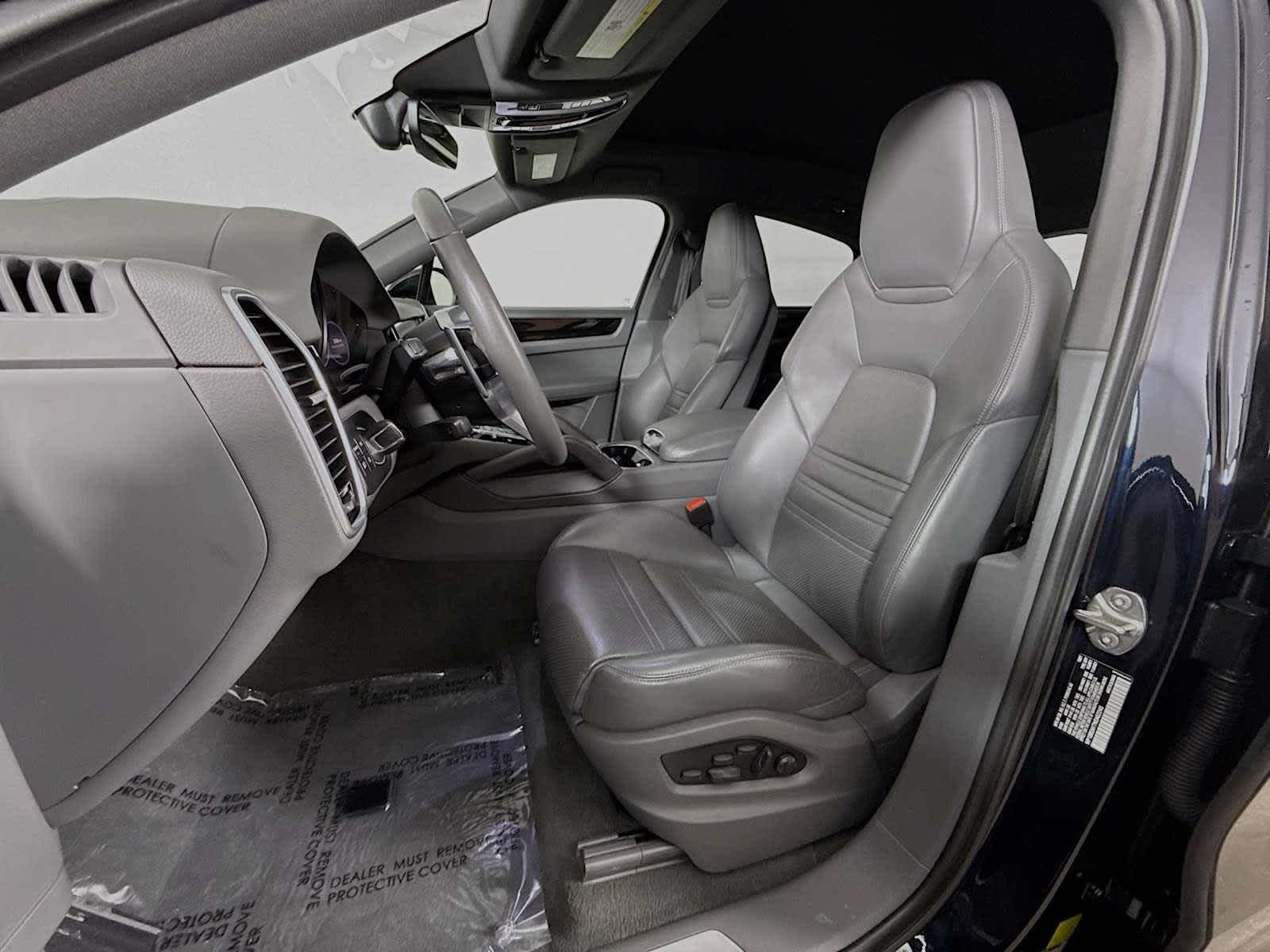 Thumbnail: 2022 Porsche Cayenne - 5