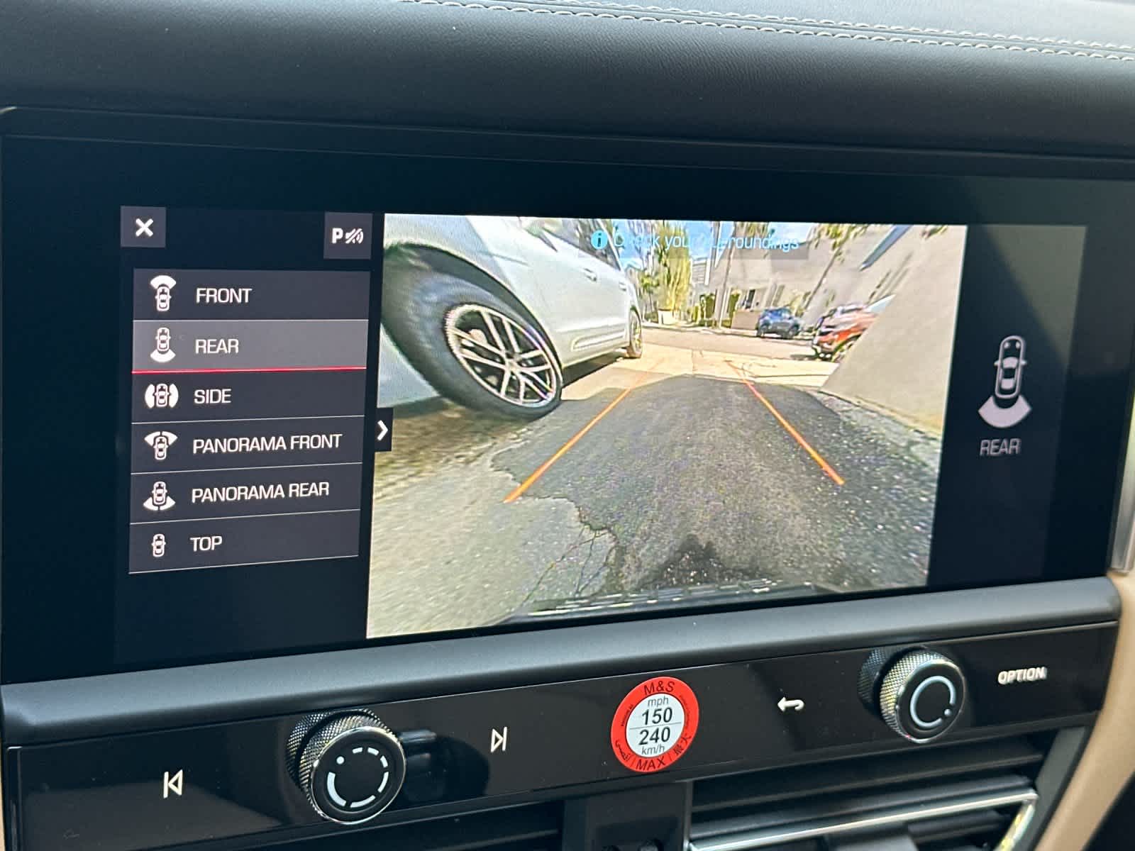 Thumbnail: 2026 Porsche Macan - 23