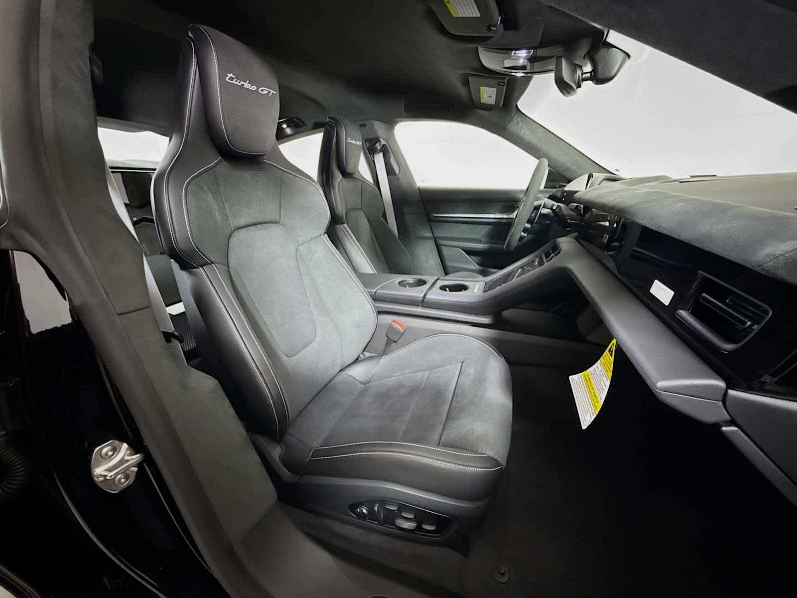 Thumbnail: 2025 Porsche Taycan - 21