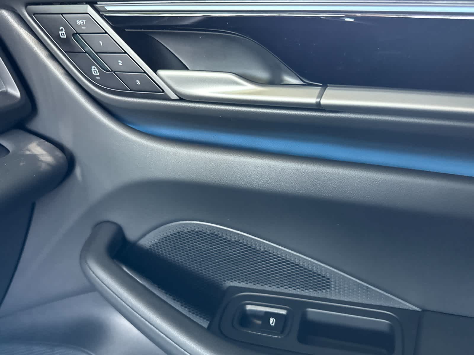 Thumbnail: 2026 Porsche Macan - 19