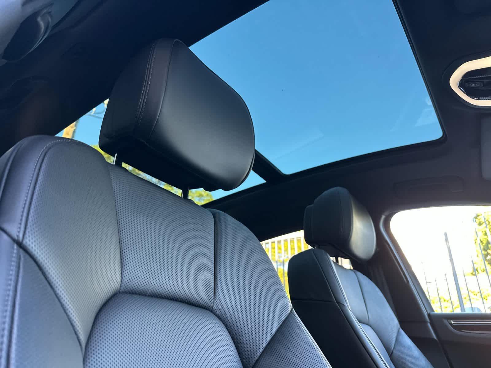 Thumbnail: 2025 Porsche Macan - 18