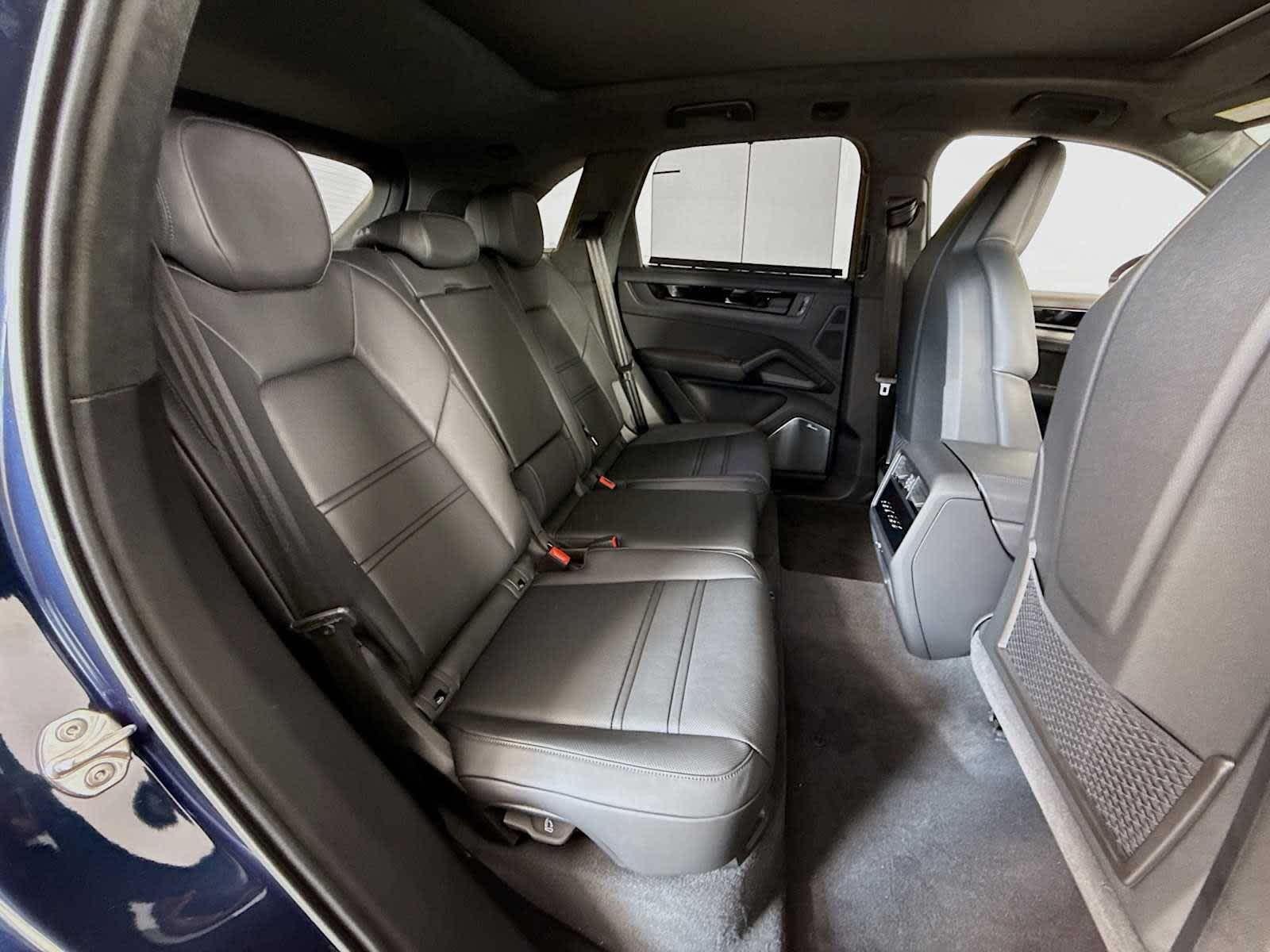 Thumbnail: 2026 Porsche Cayenne - 20