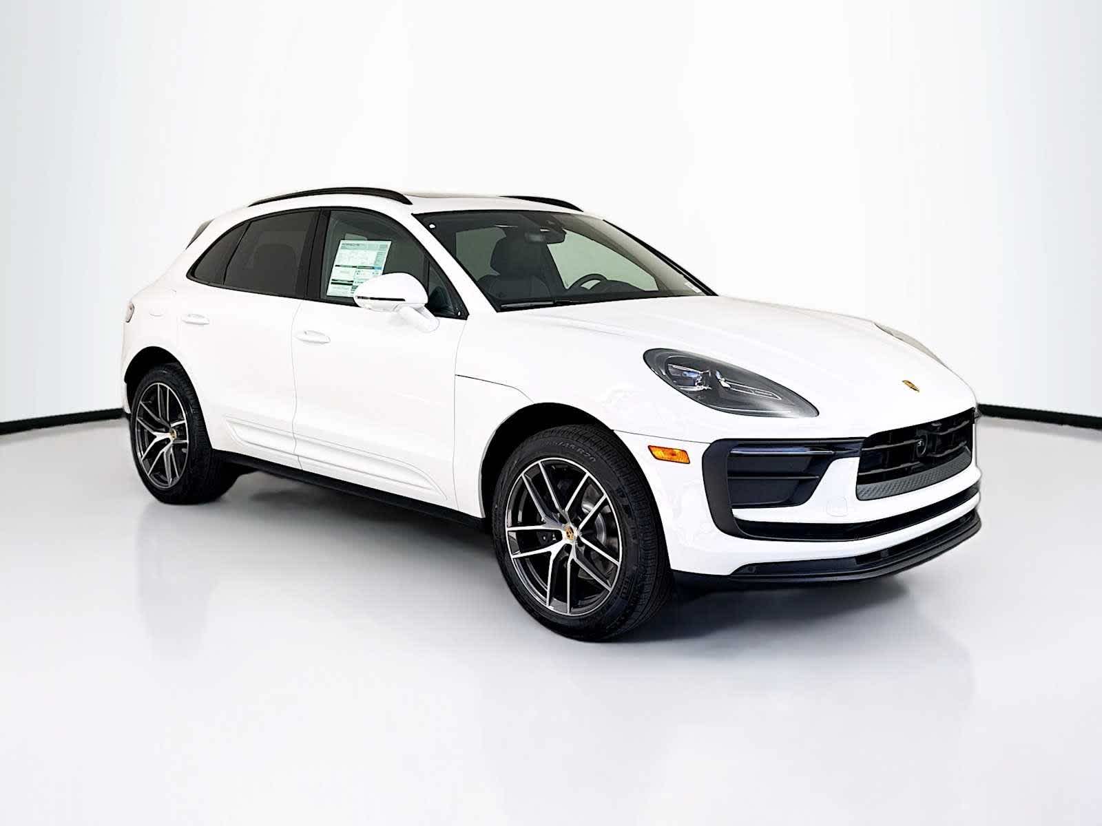 Thumbnail: 2026 Porsche Macan - 7