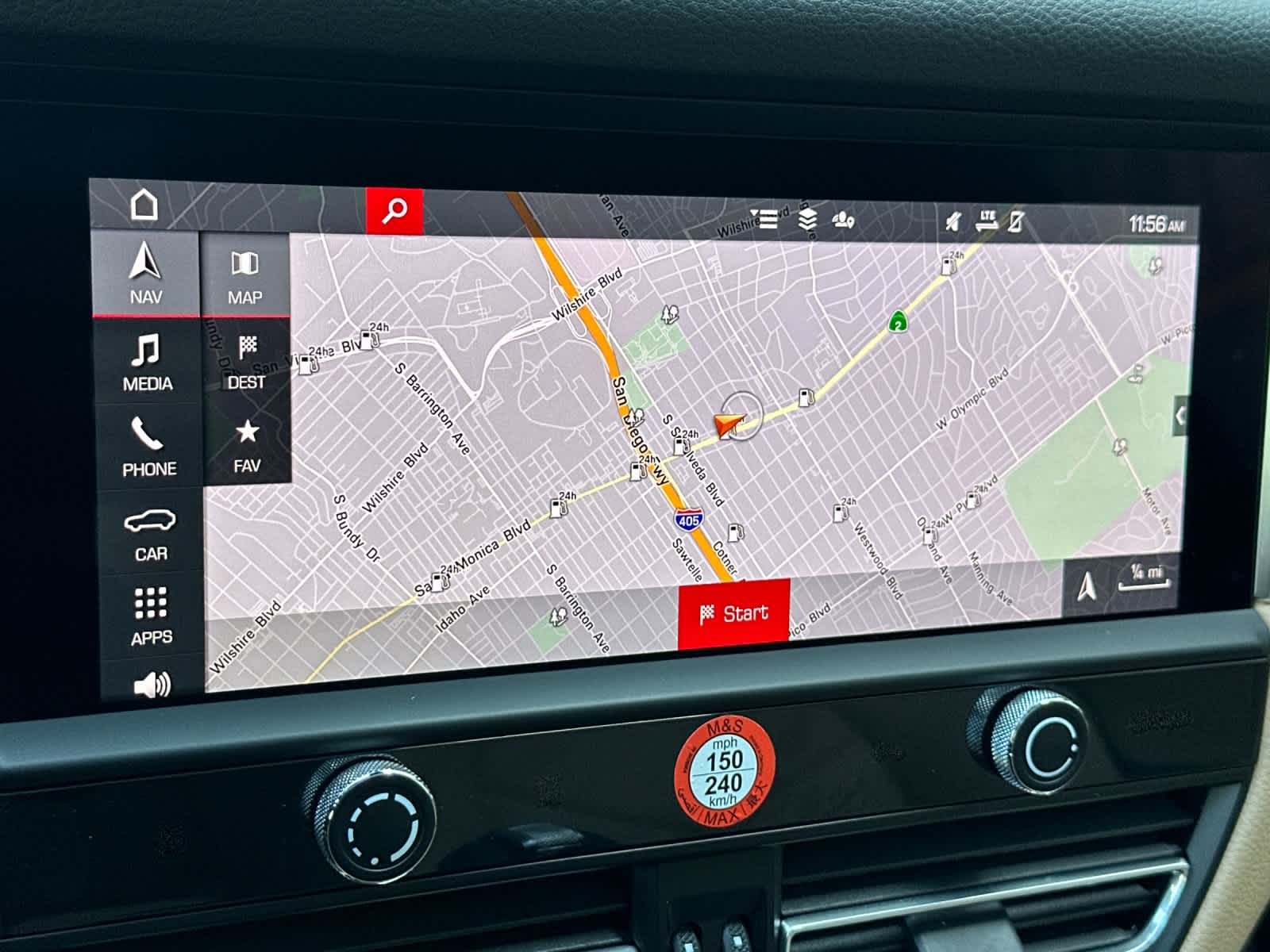 Thumbnail: 2025 Porsche Macan - 21