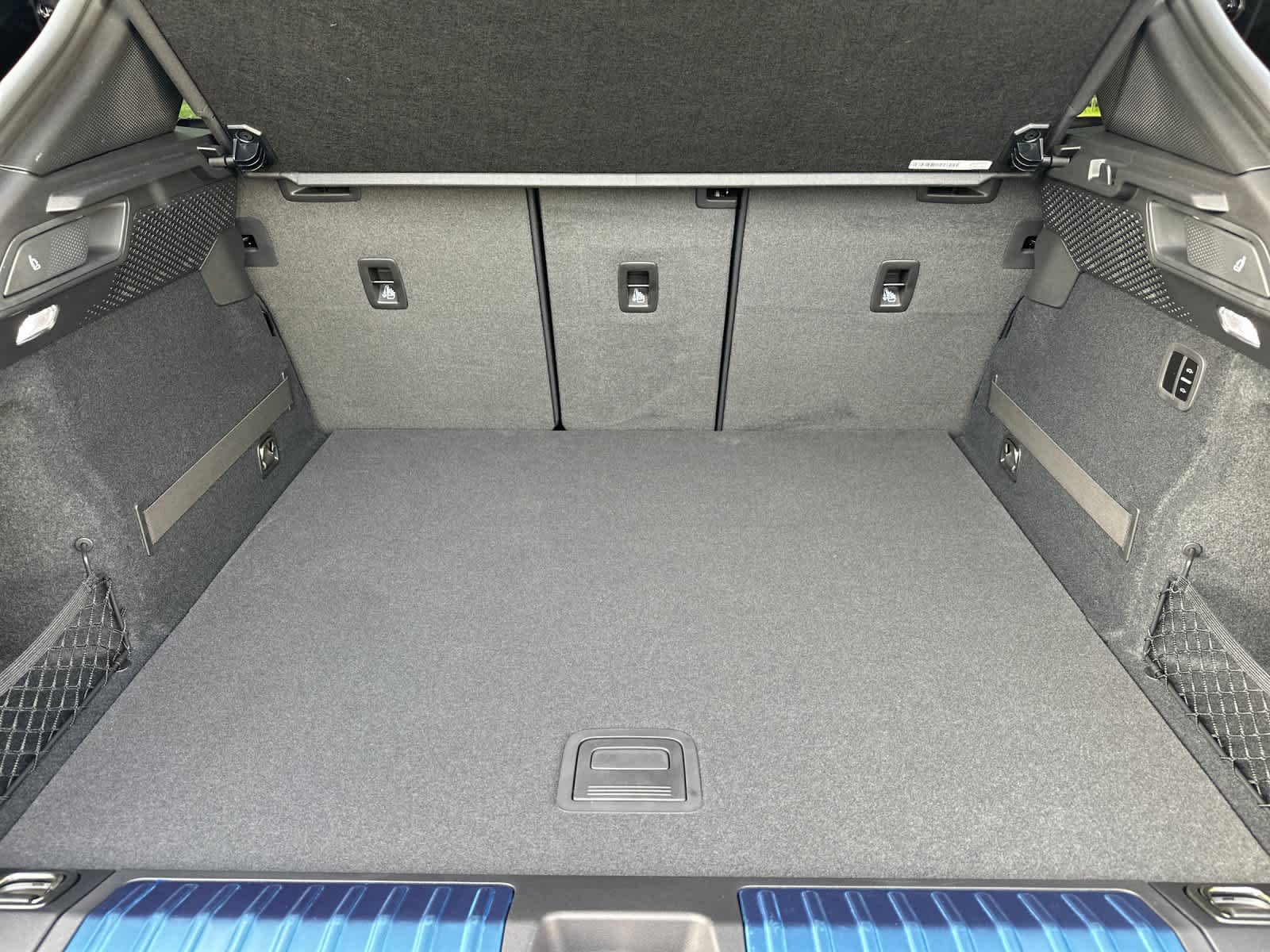 Thumbnail: 2025 Porsche Macan - 16