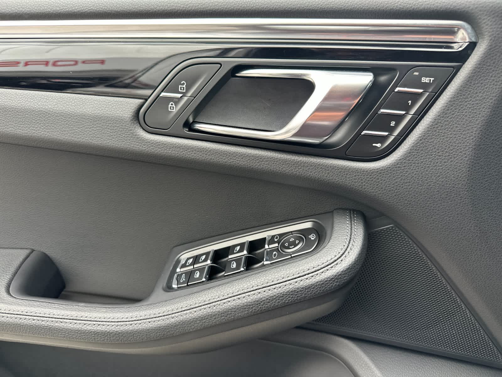 Thumbnail: 2025 Porsche Macan - 12