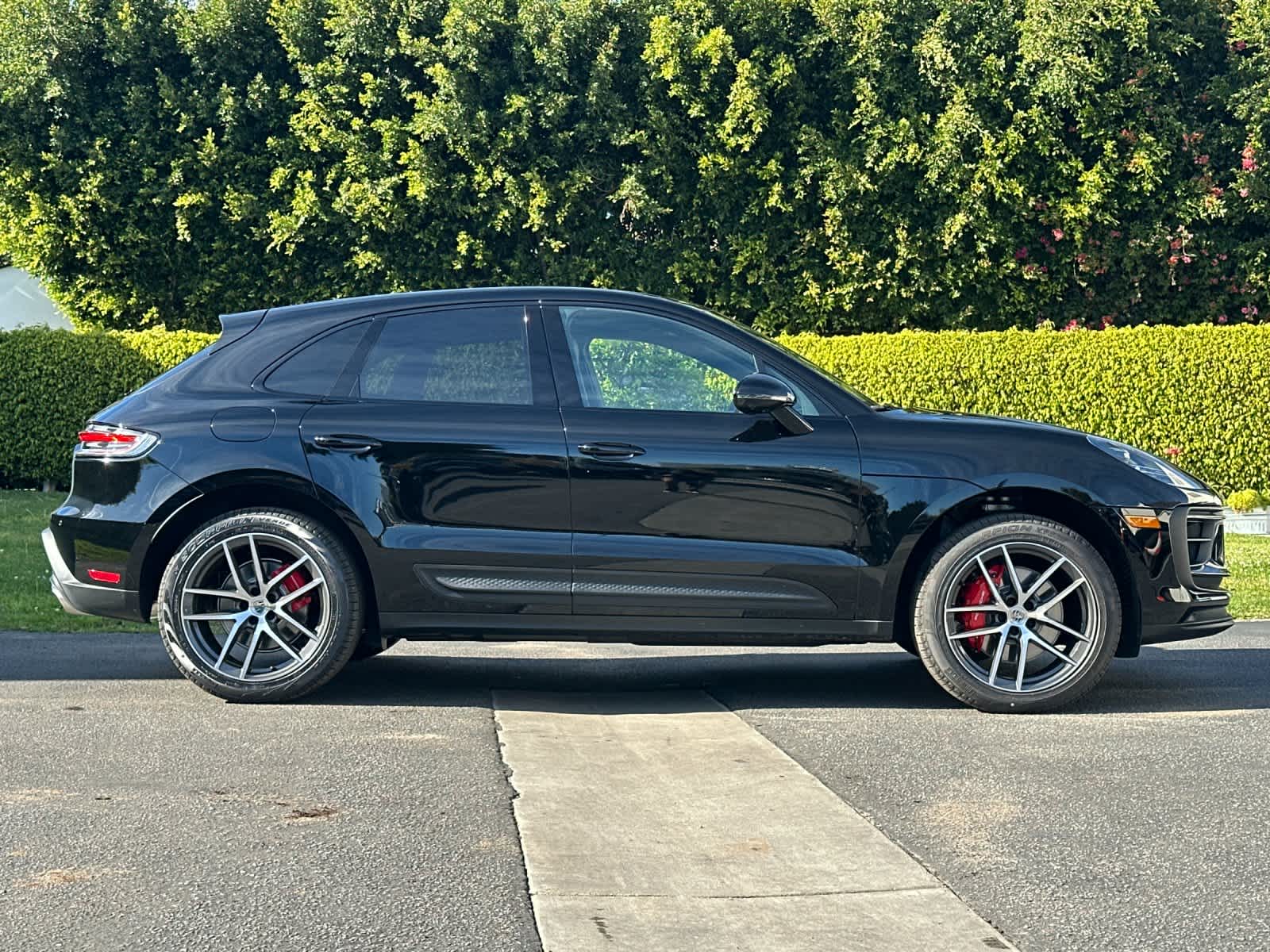 Thumbnail: 2026 Porsche Macan - 9