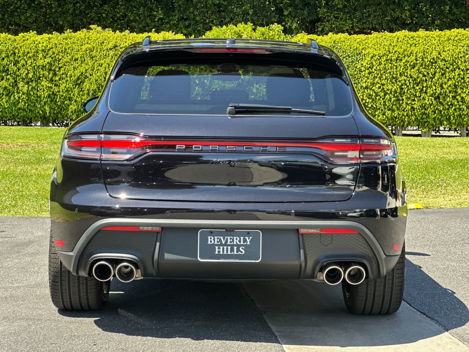 Thumbnail: 2026 Porsche Macan - 7