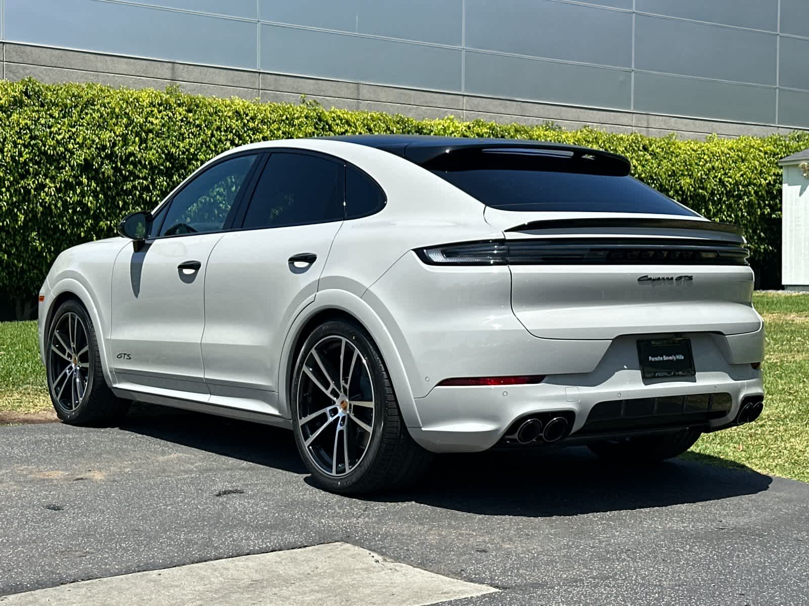Thumbnail: 2026 Porsche Cayenne - 3